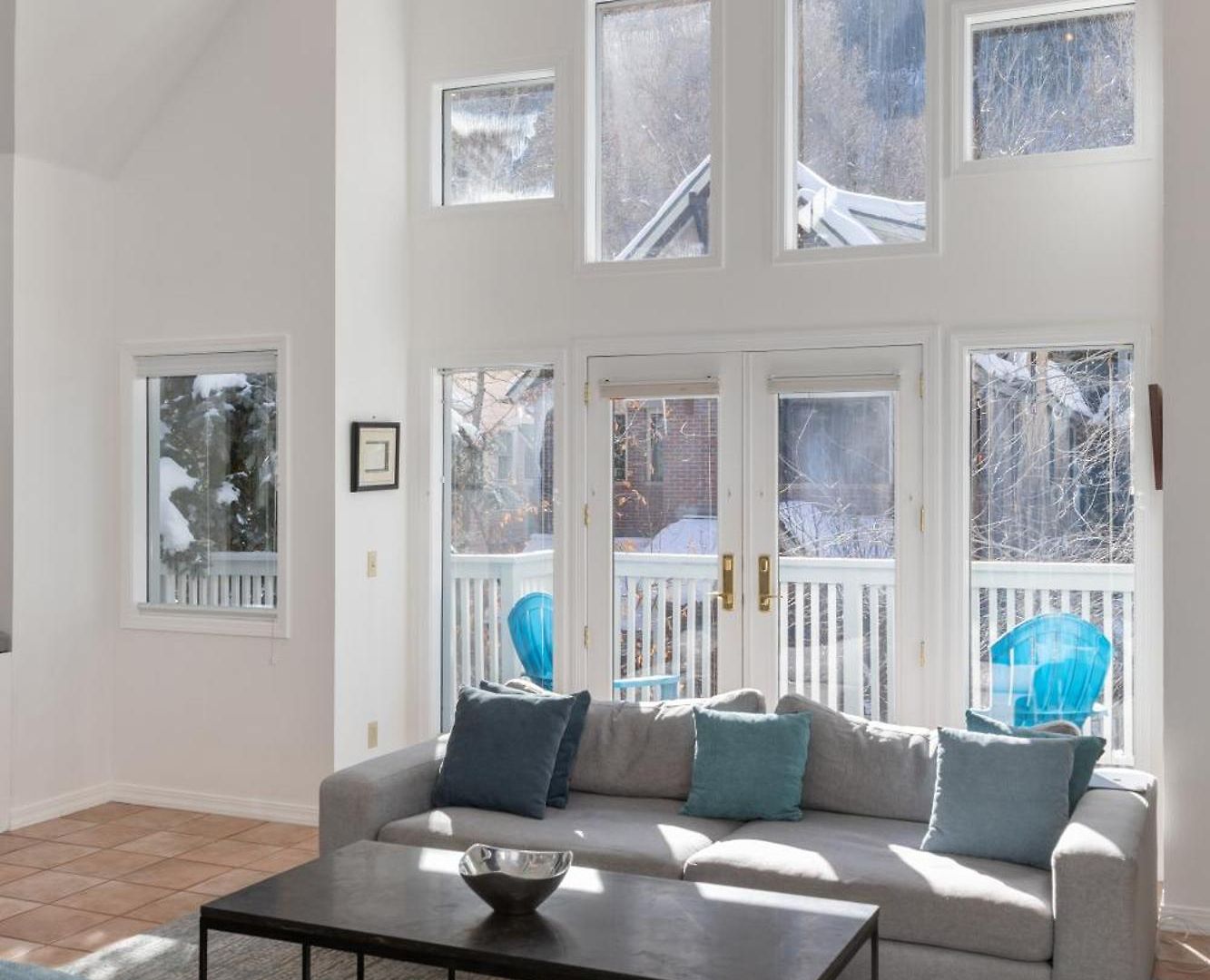 445 West Depot - Elevated Comfort Villa *