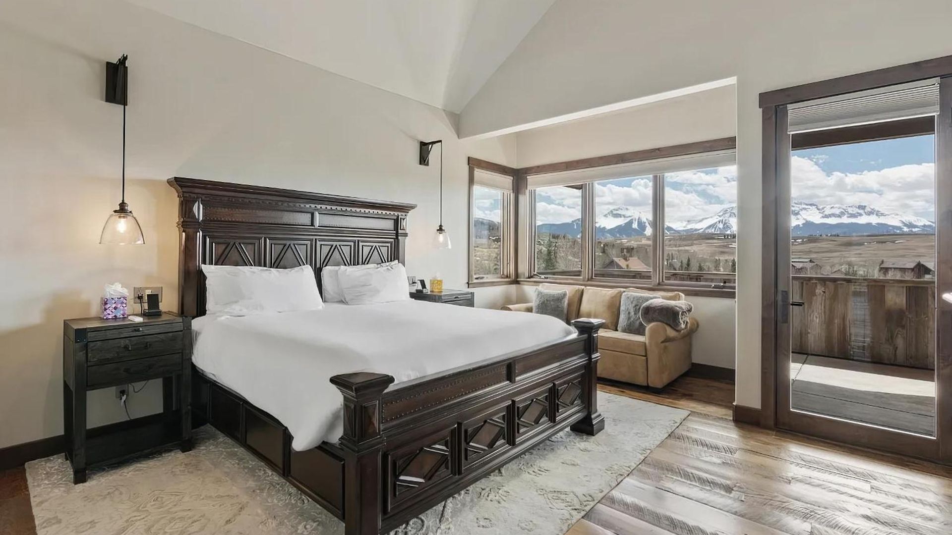 Ridge - Hot Tub, Fire Pit & Mountain View Holiday home *