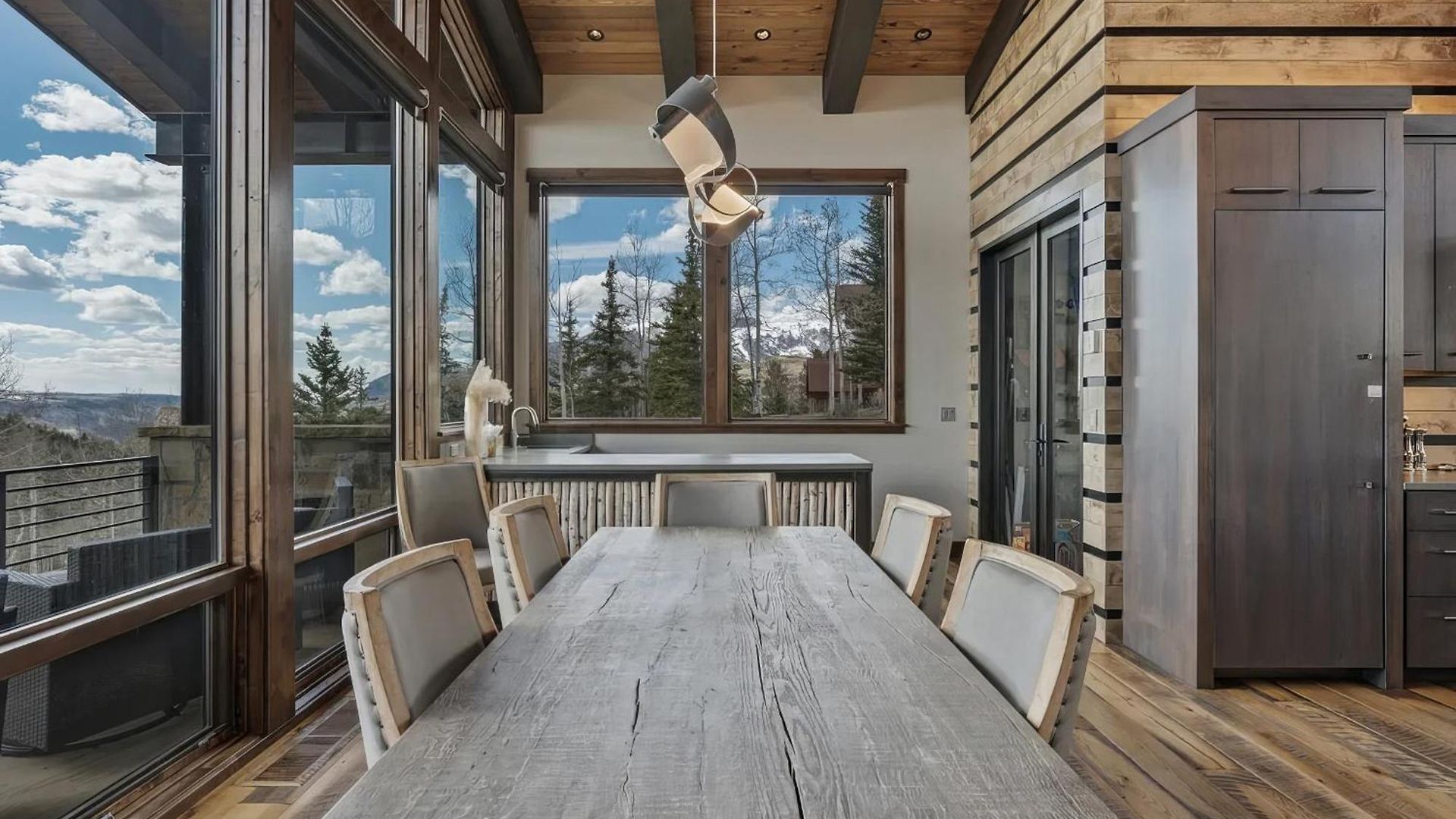 Ridge - Hot Tub, Fire Pit & Mountain View Holiday home