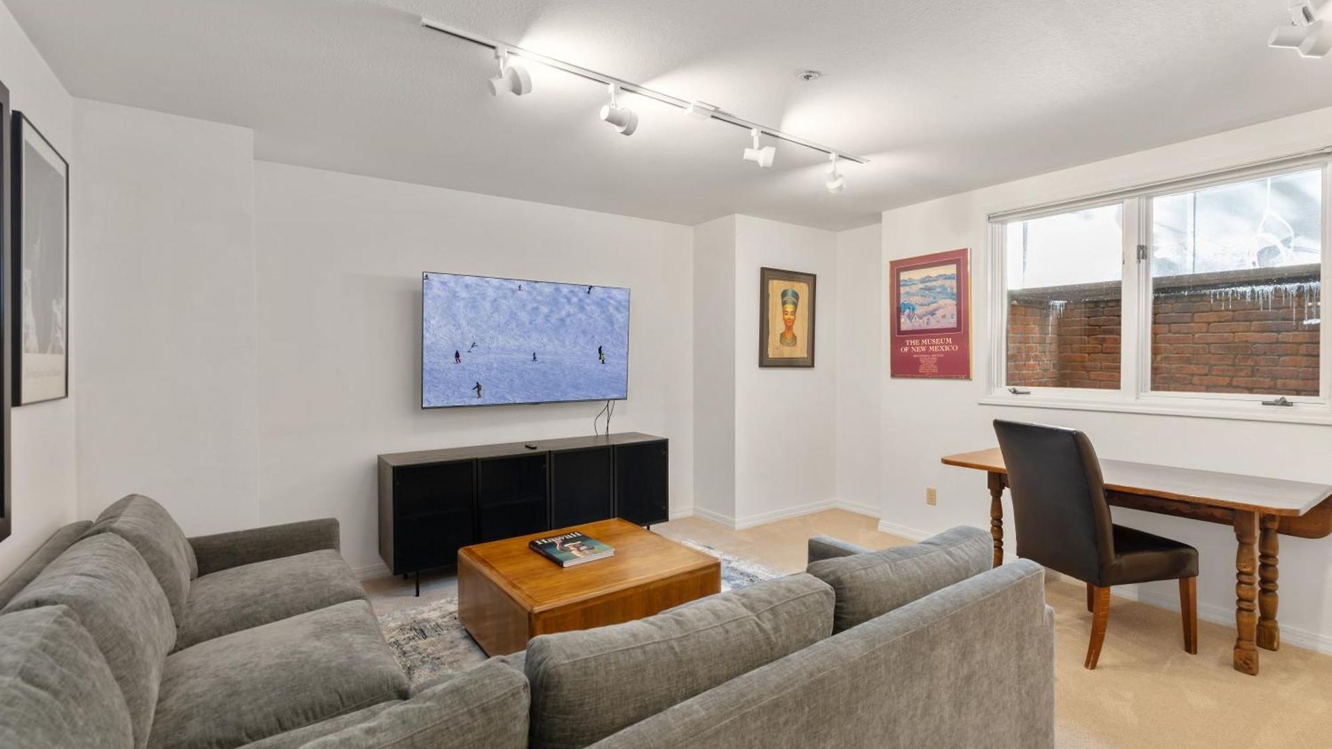 445 West Depot - Elevated Comfort Villa *