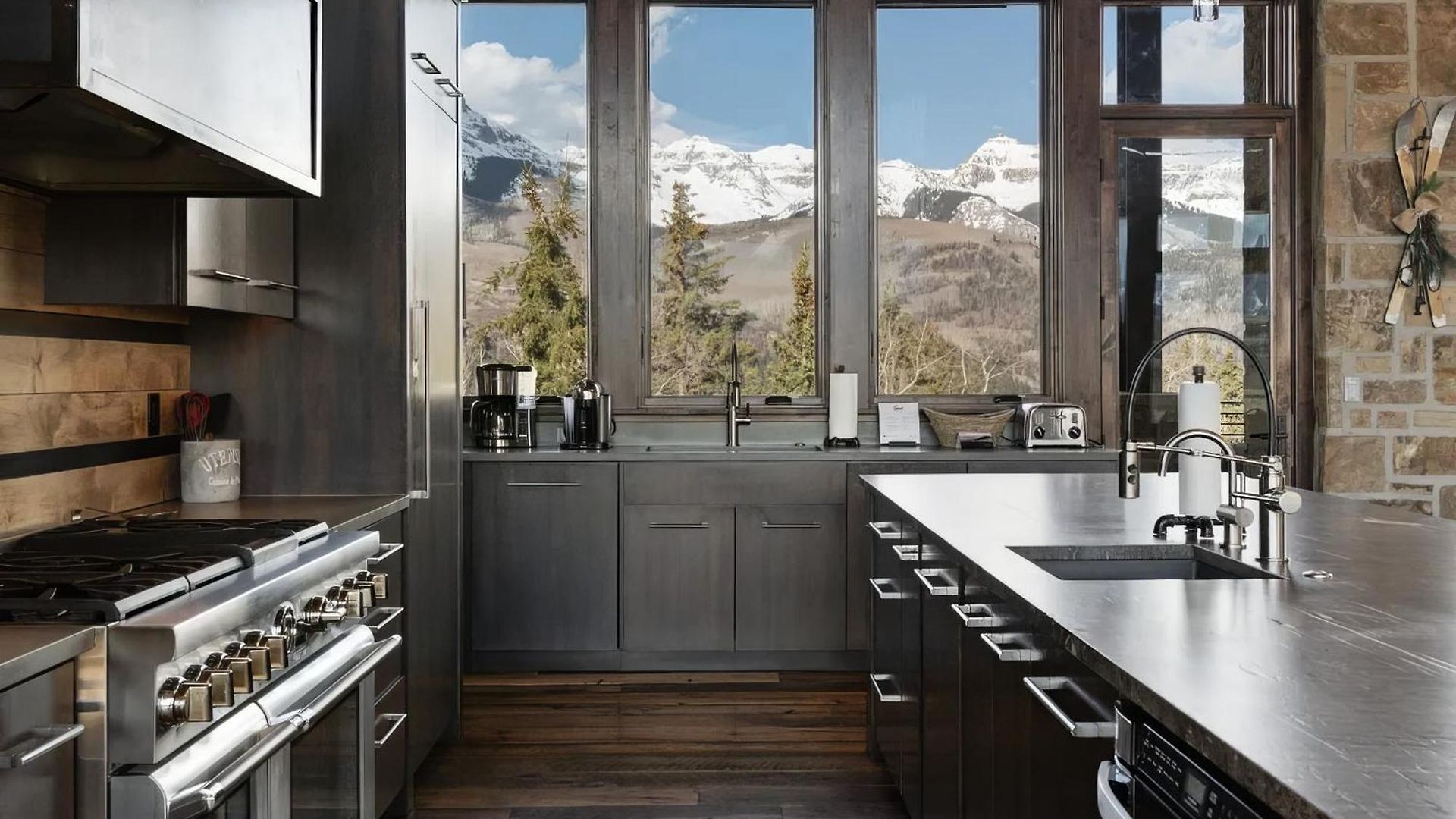 Ridge - Hot Tub, Fire Pit & Mountain View *