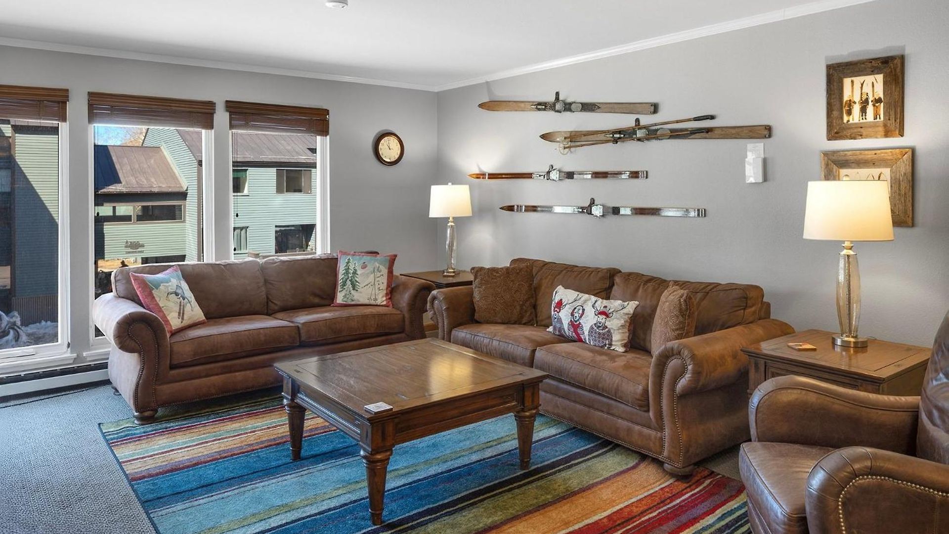 Apartment West End Winner - Hot Tub, Parking, Open Kitchen & Living Space