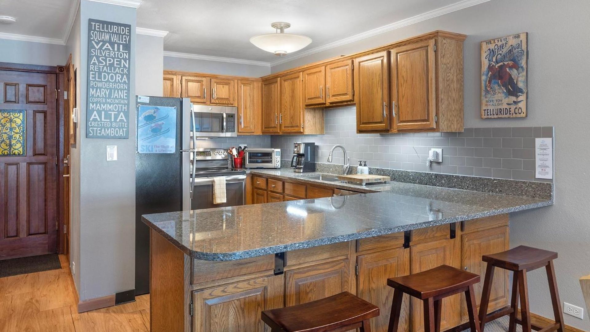 West End Winner - Hot Tub, Parking, Open Kitchen & Living Space