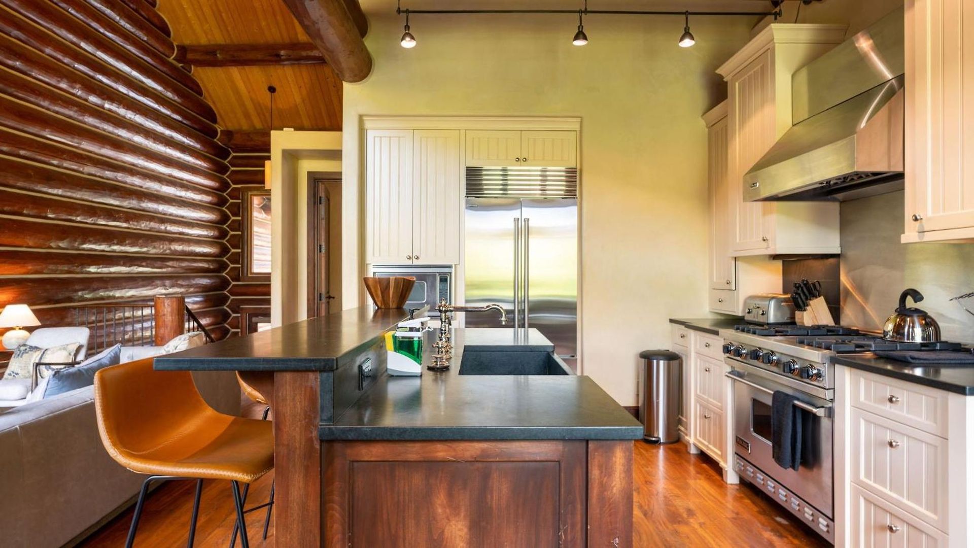 Holiday home Townhome On The Creek 135 By Avantstay *
