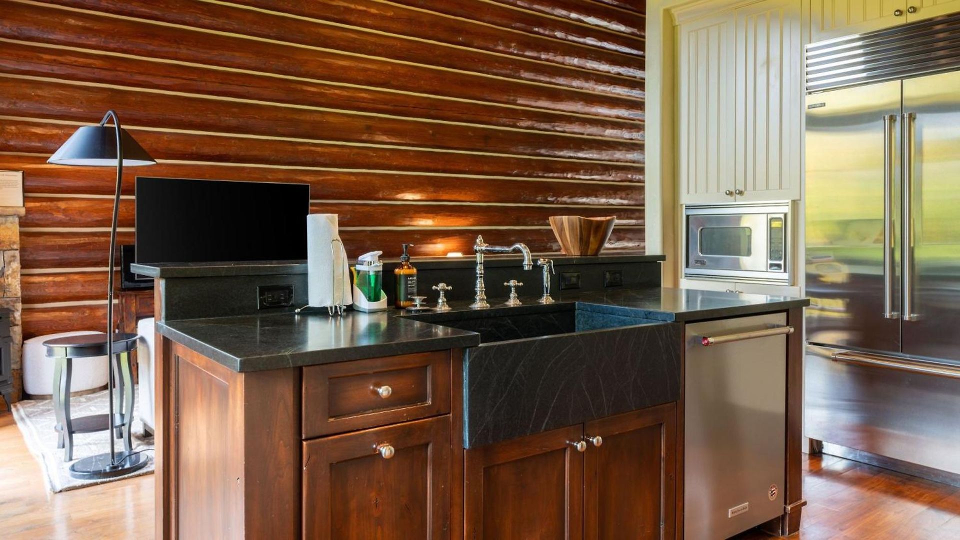 Townhome On The Creek 135 By Avantstay *