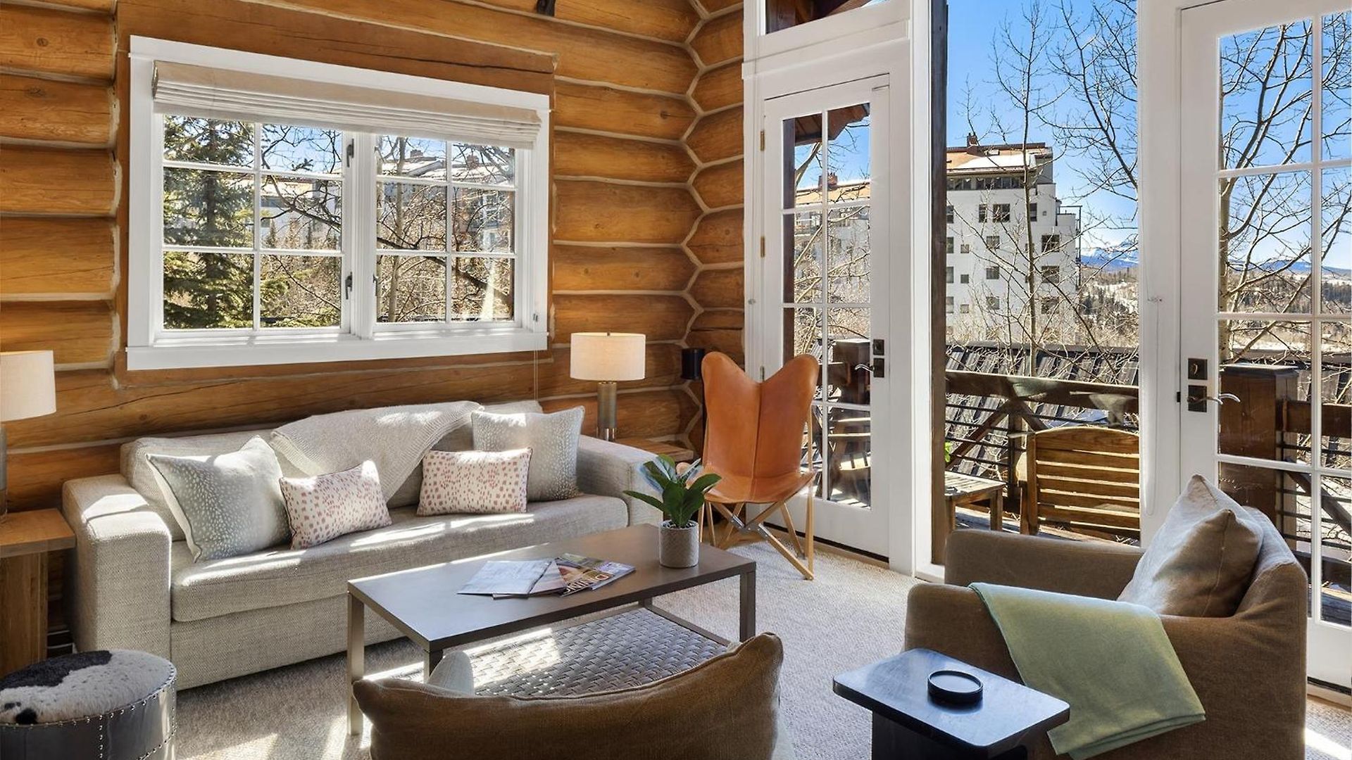 Holiday home New! Chic European Style Cabin, Short Walk To *