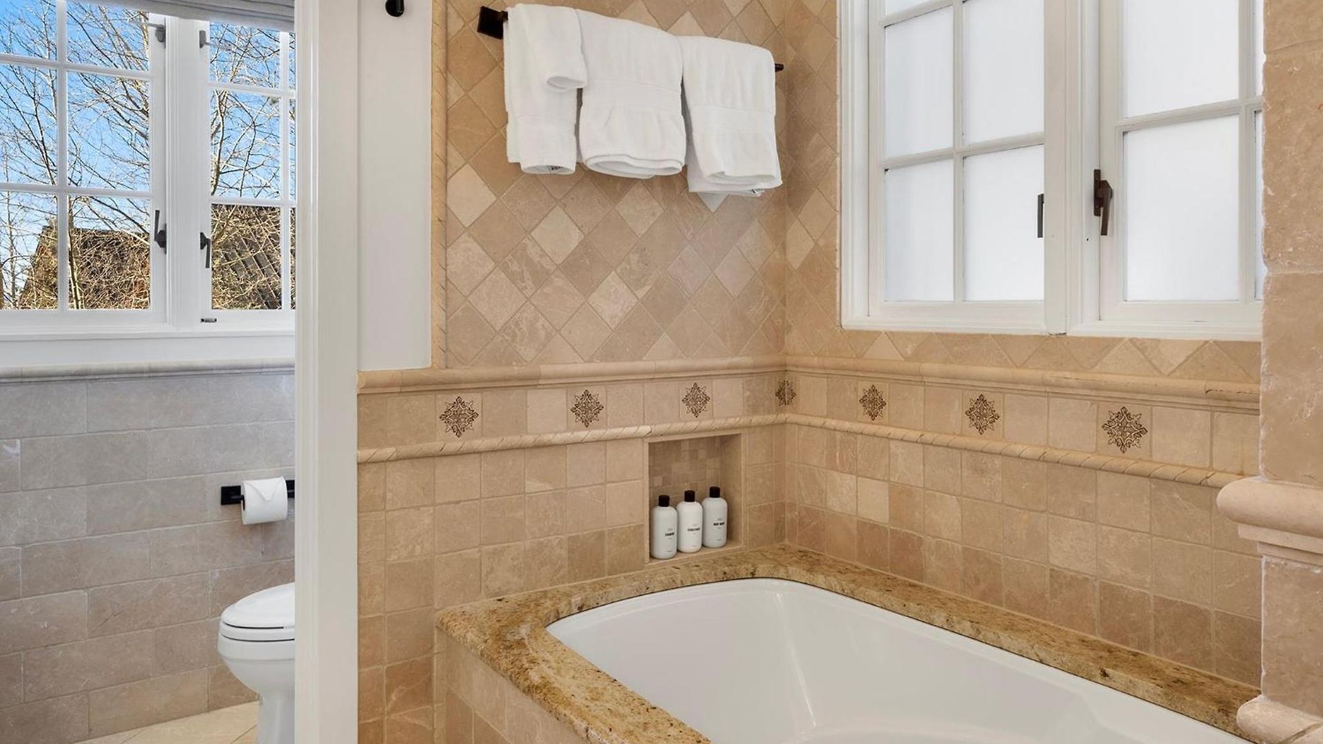 New! Chic European Style Cabin, Short Walk To Holiday home Telluride