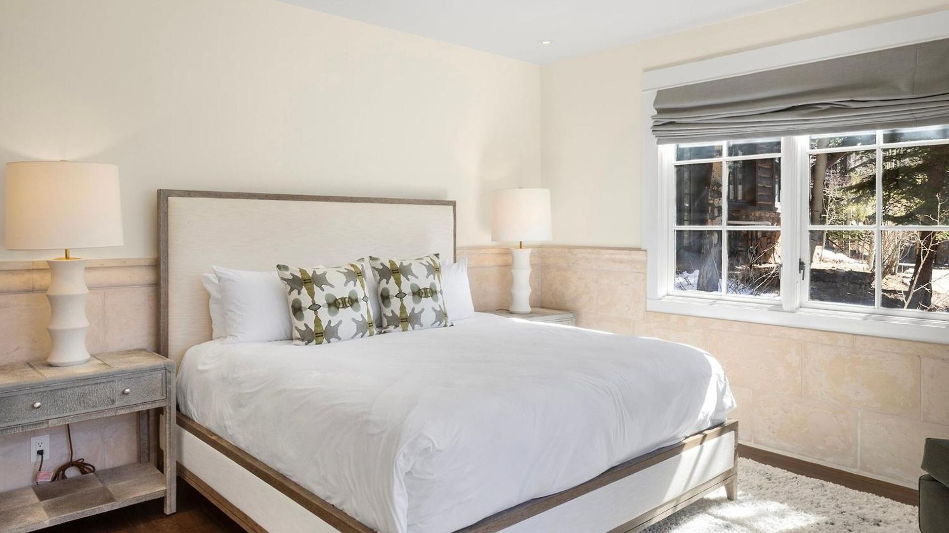 New! Chic European Style Cabin, Short Walk To Telluride