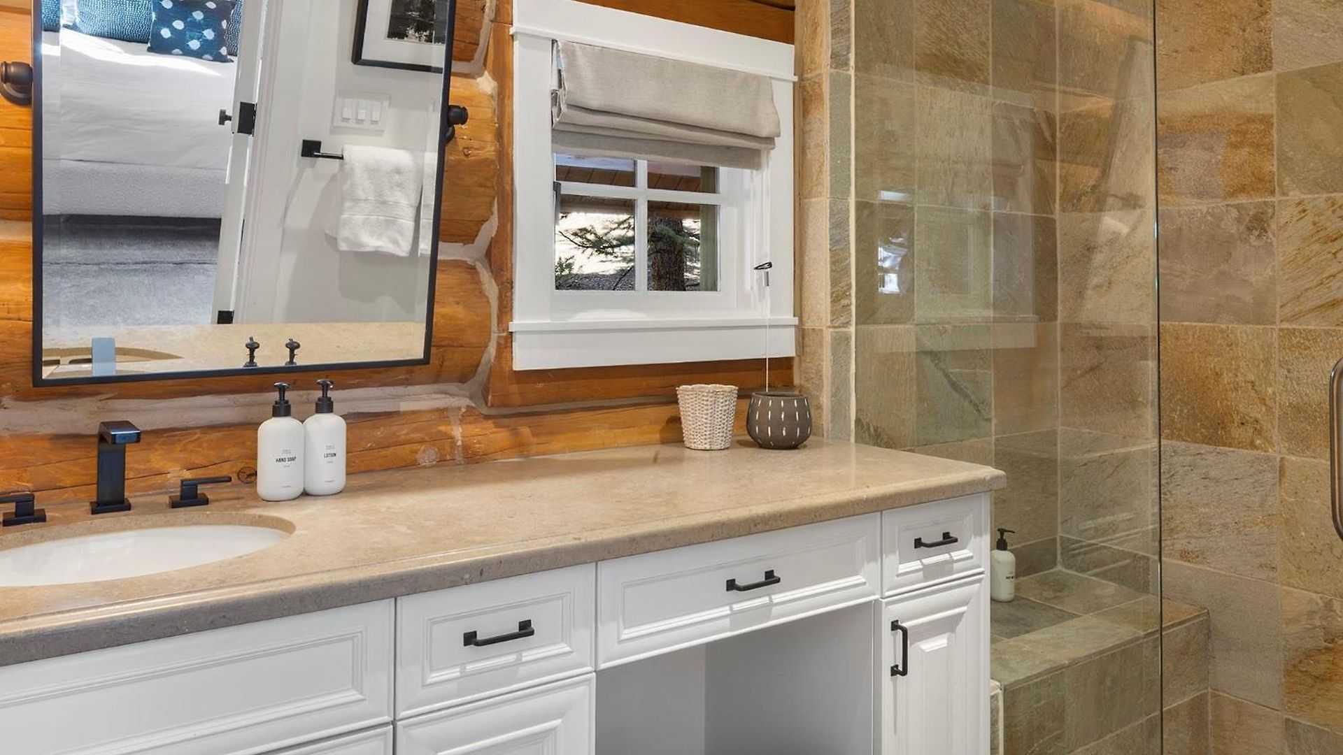 Holiday home New! Chic European Style Cabin, Short Walk To Telluride