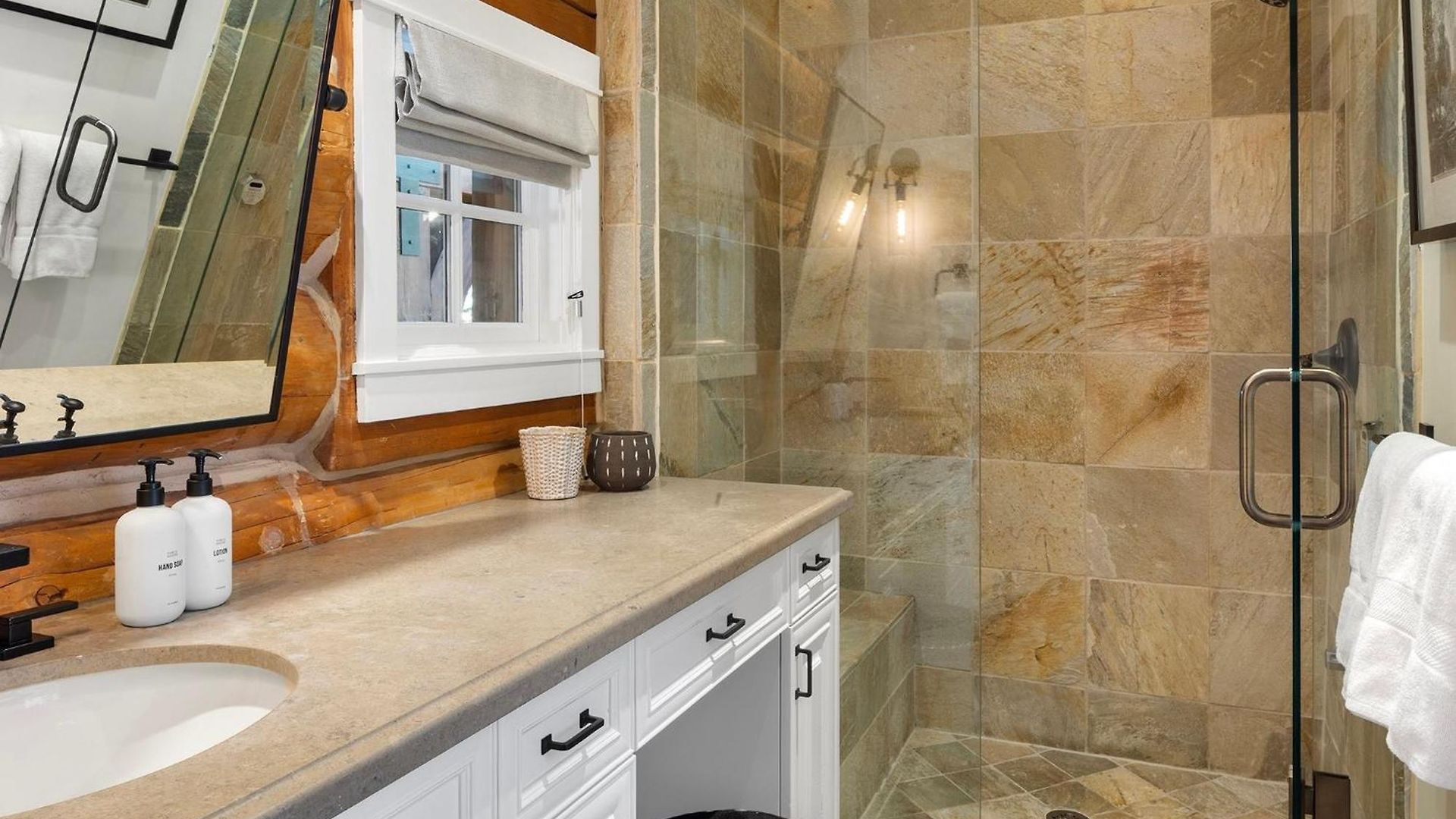 New! Chic European Style Cabin, Short Walk To Holiday home Telluride