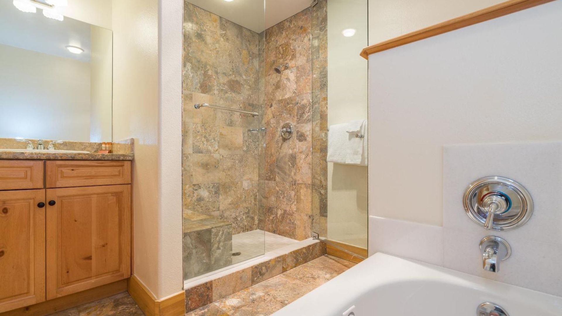 Bear Creek 305c Hotel *