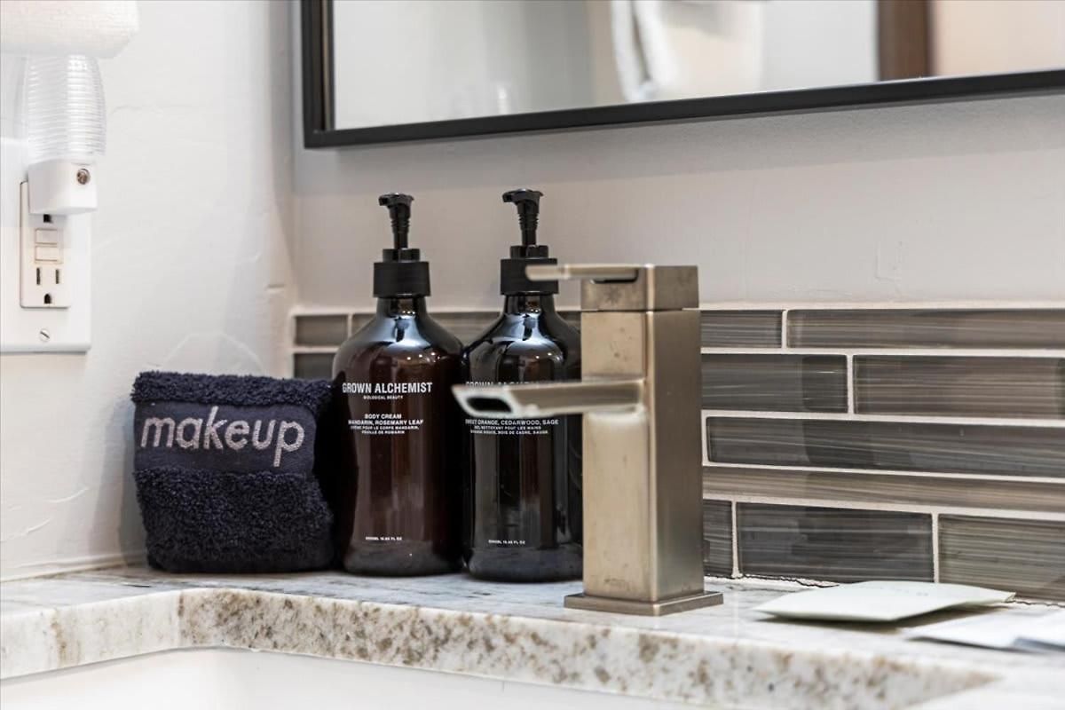 Mtn Village Retreat - Balcony Views & Steam Shower *