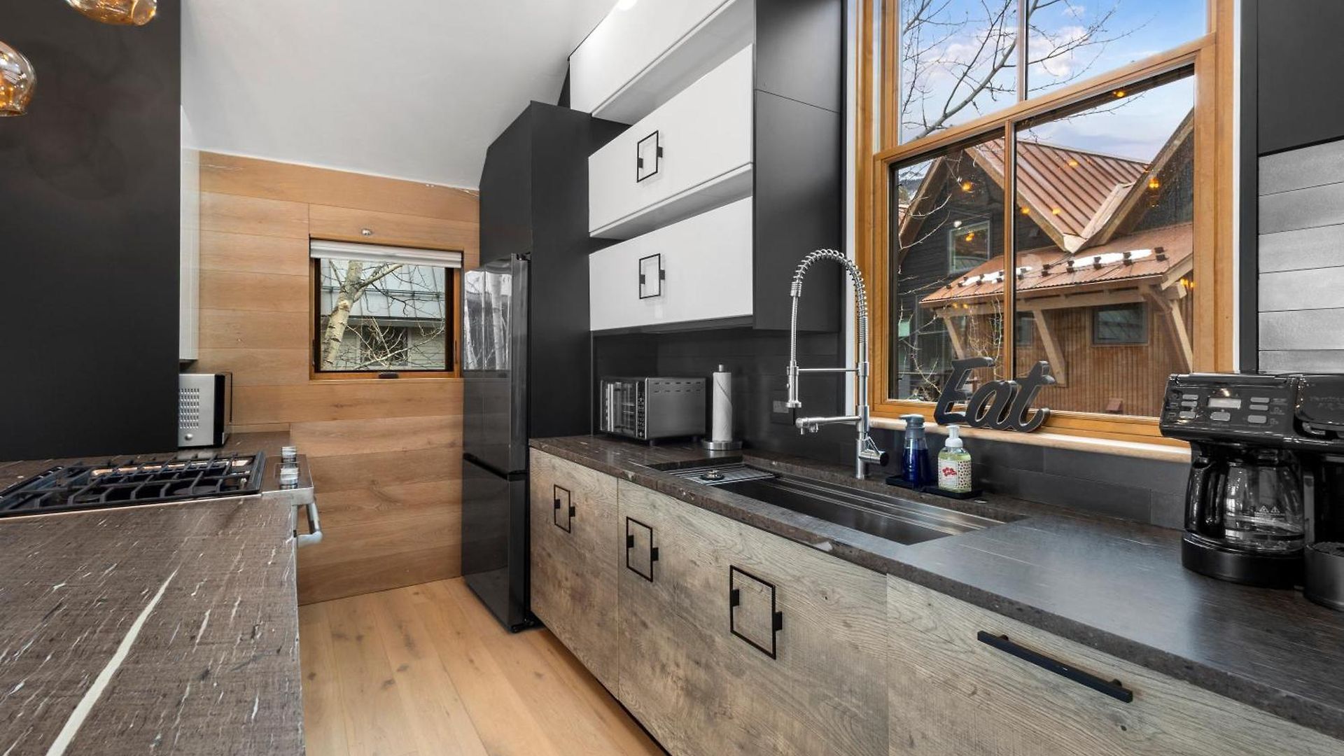 Apartment Townhouse *