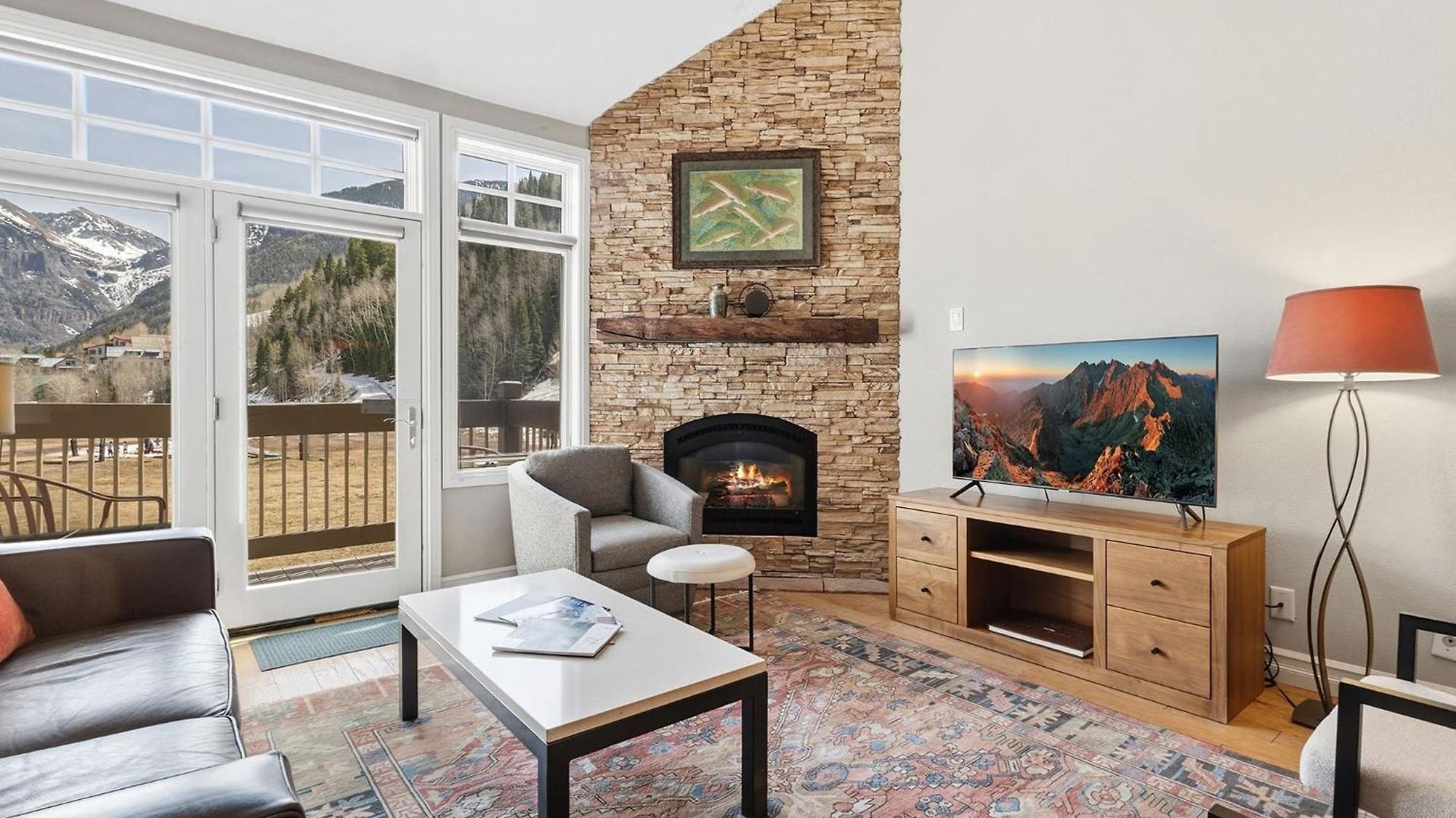 Apartment Slopeside Paradise Penthouse At Lift 7, Views, Fireplace, Deck, Hot Tub