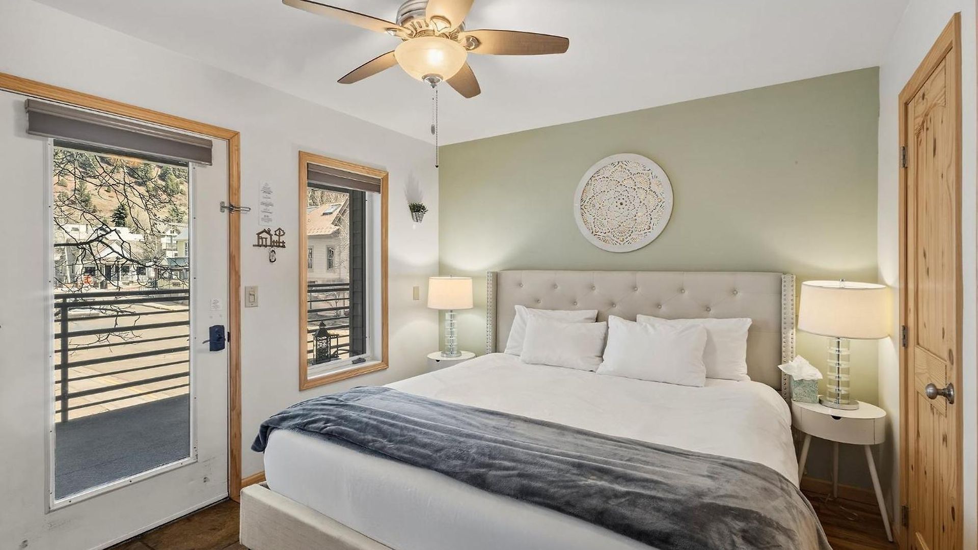 Modern Comfort On River Trail - Mountain Views, Hot Tub Telluride