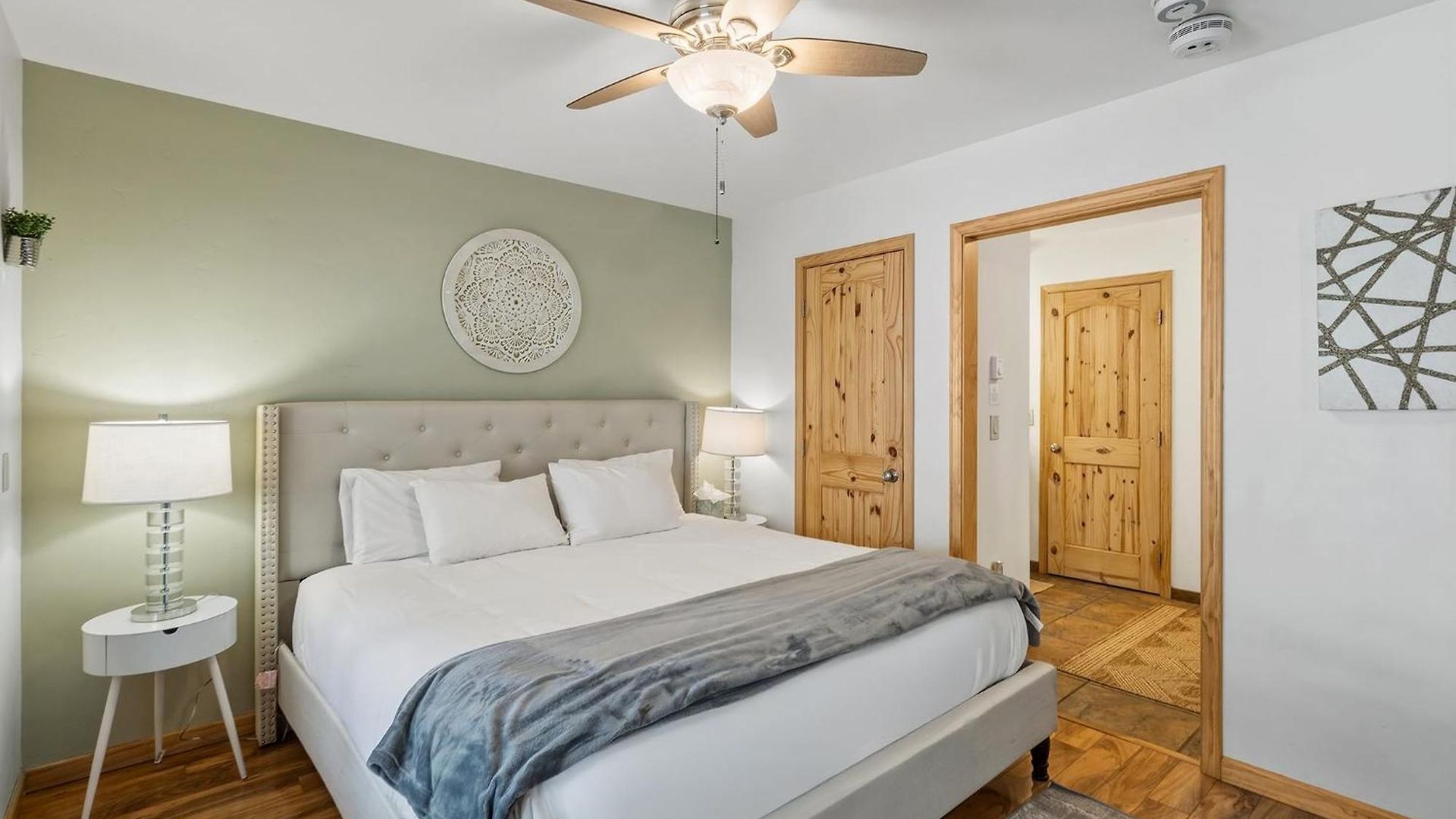 Modern Comfort On River Trail - Mountain Views, Hot Tub * Telluride