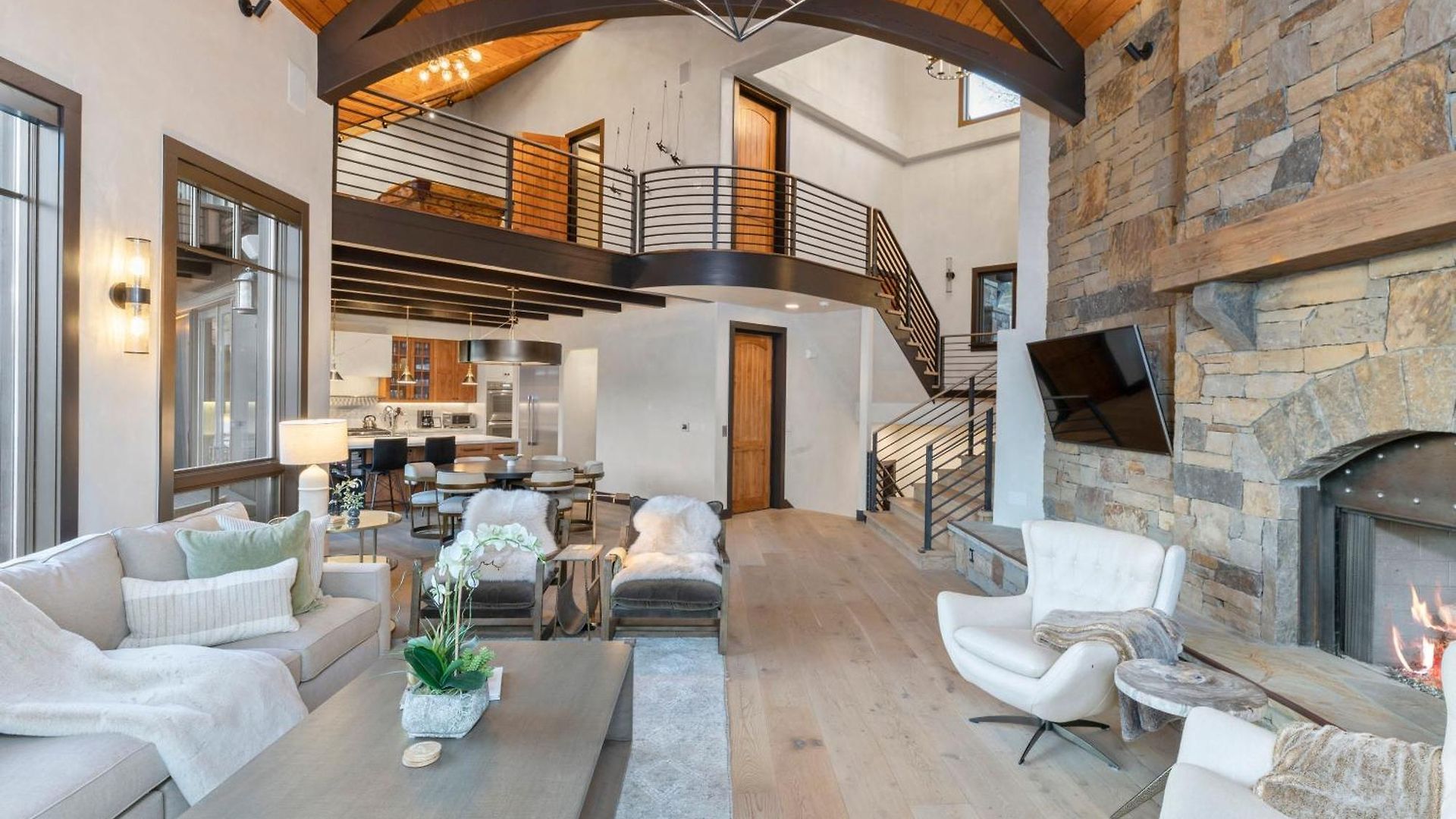 Villa Vista Haus At Country Club - Private Golf And Retreat!