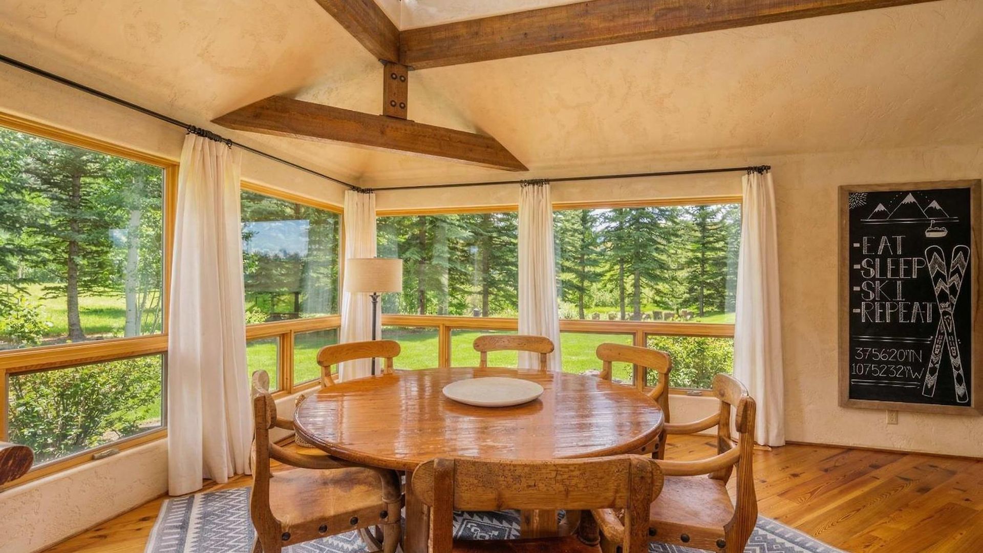 Holiday home Spacious Retreat With Private Hot Tub *