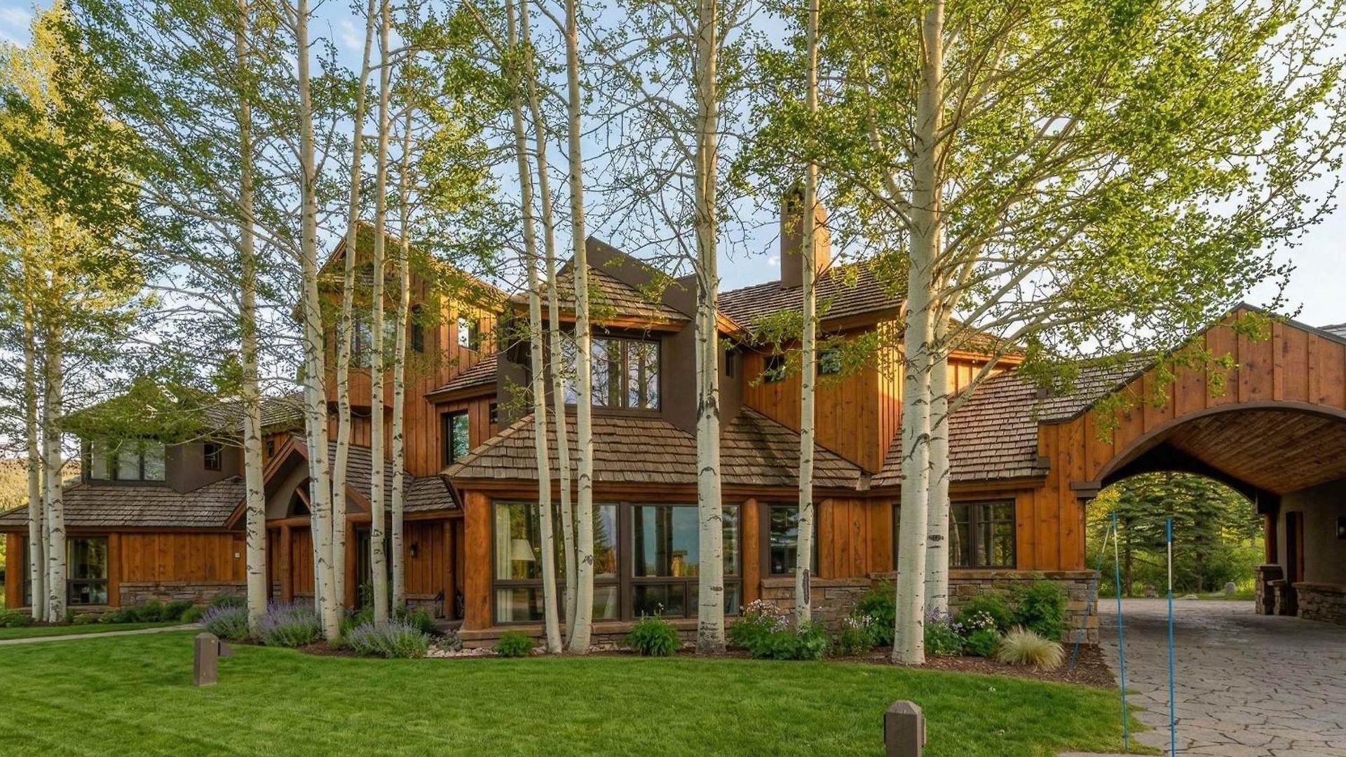 Holiday home Spacious Retreat With Private Hot Tub