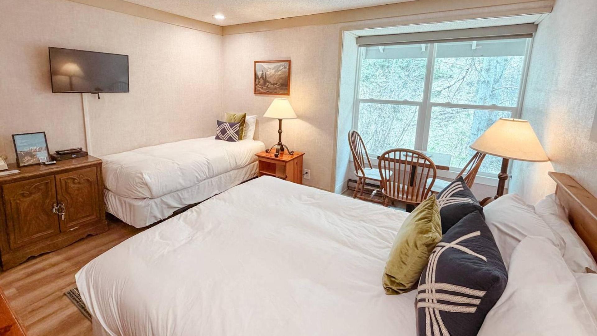 So Davis St 333 Unit #414 ~ Mountaineer Holiday home