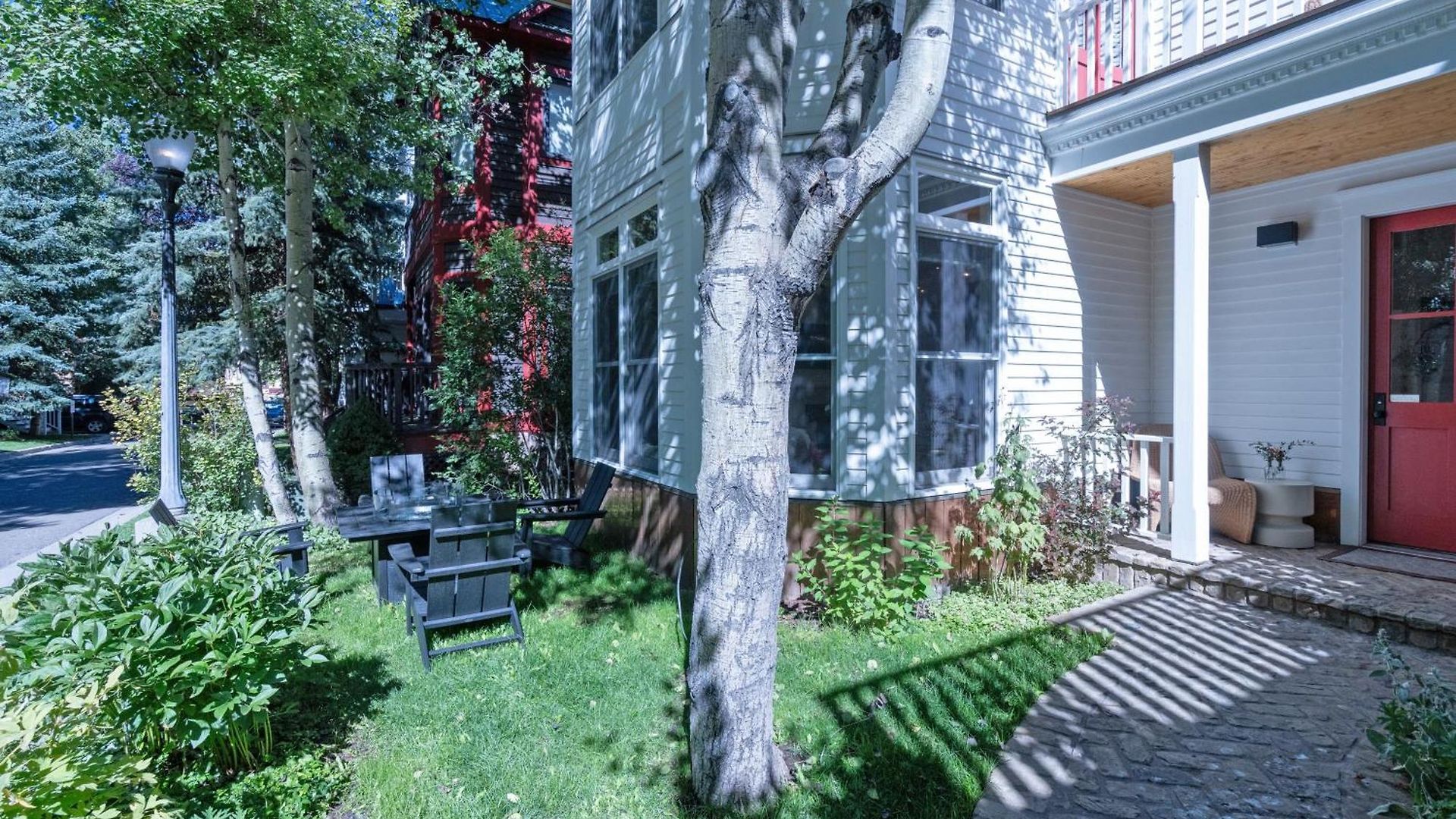 425 Depot Ave Holiday home