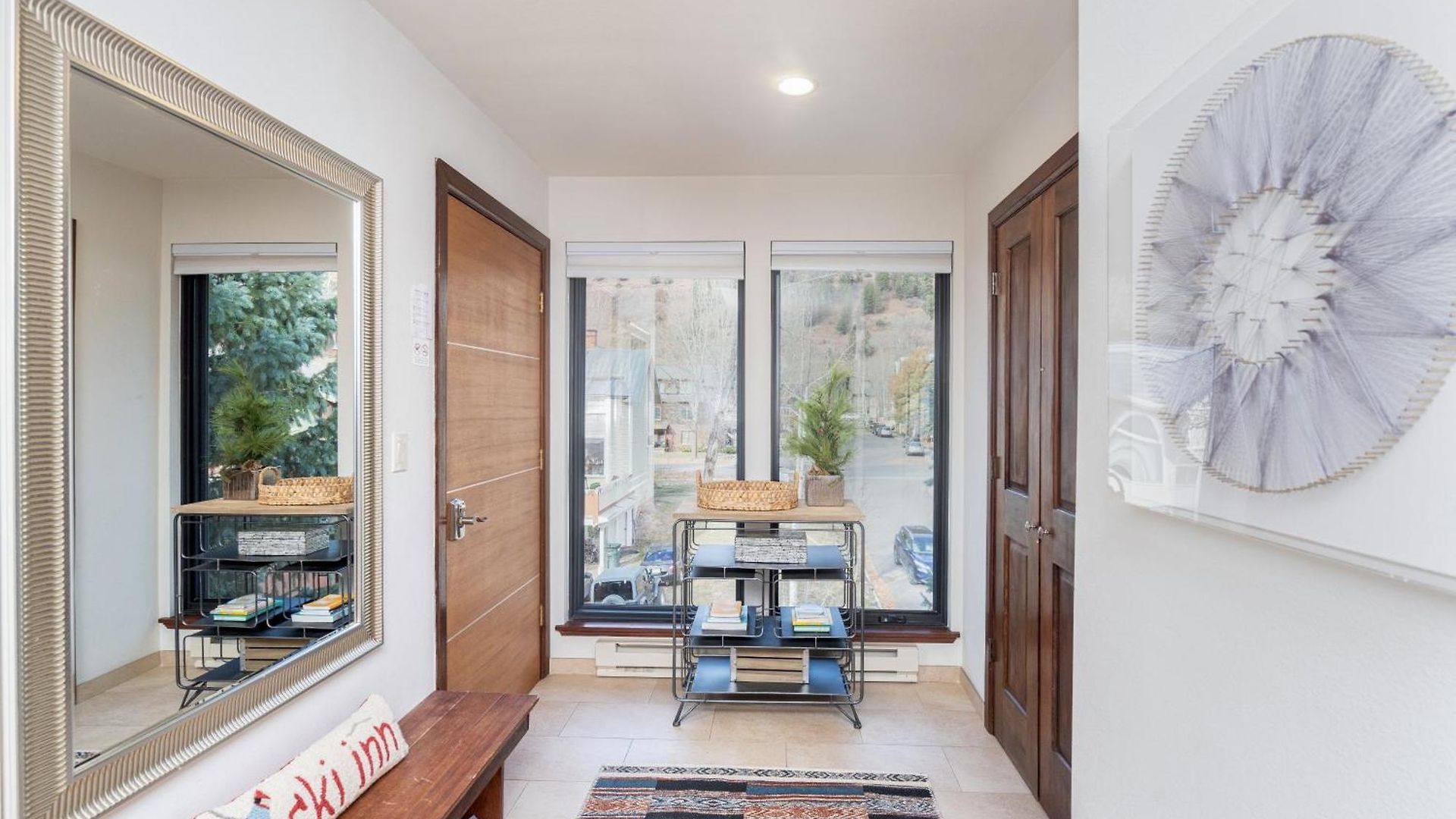 Big & Bright Hidden Gem With Garage, Hot Tub, Lux Kitchen Apartment Telluride
