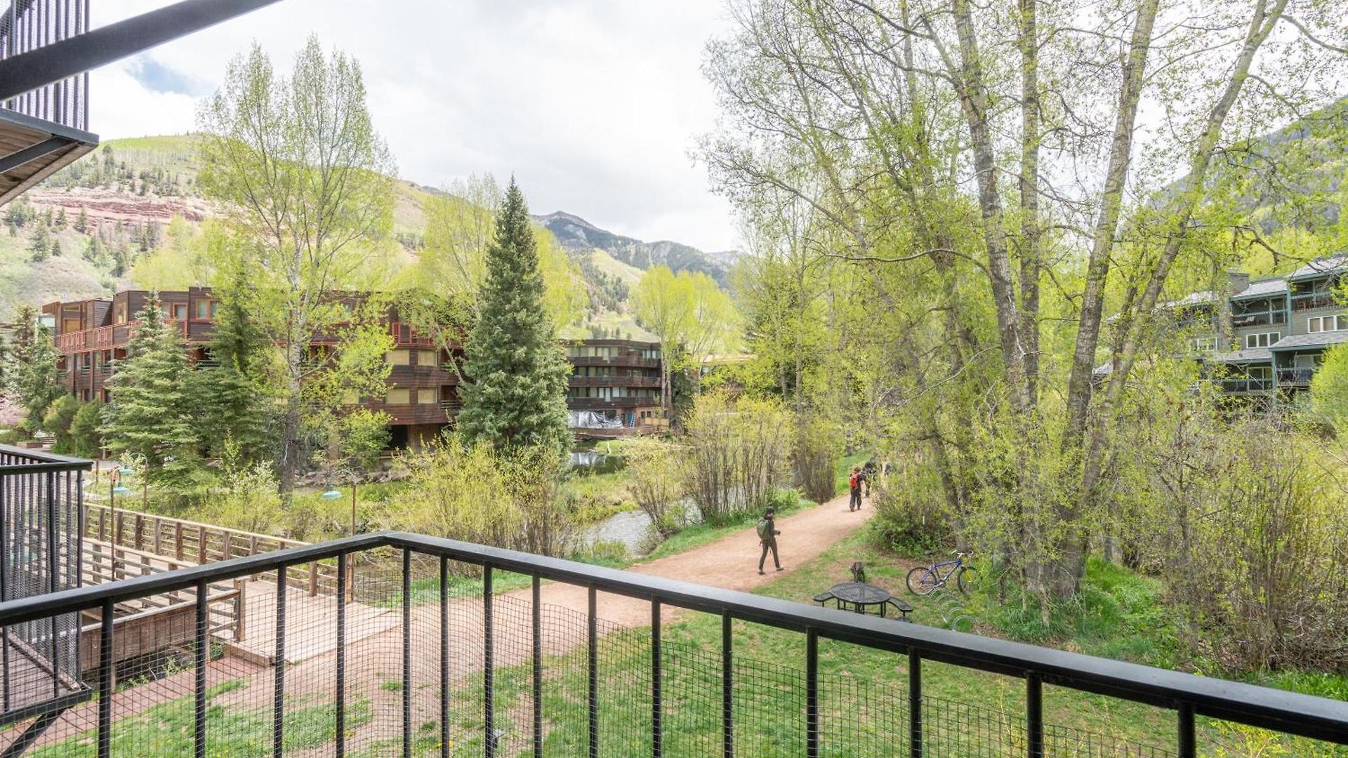Manitou 5 By Alpine Hotel *