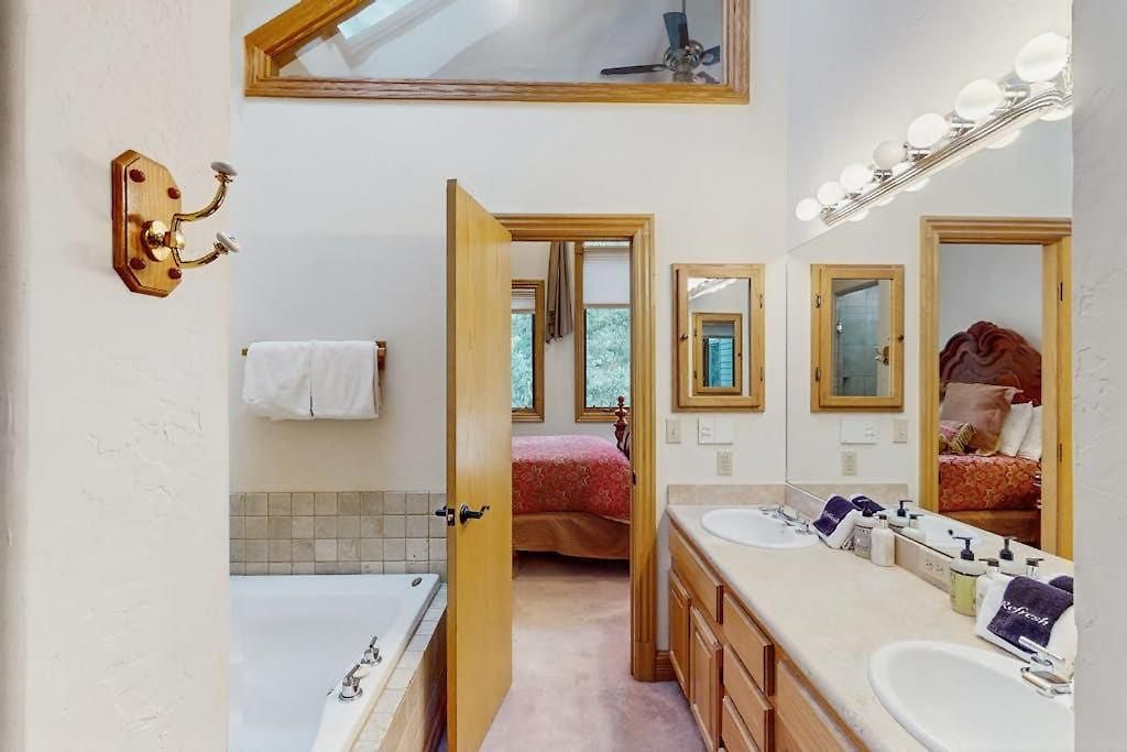 Cimarron Mountain Retreat Apartment