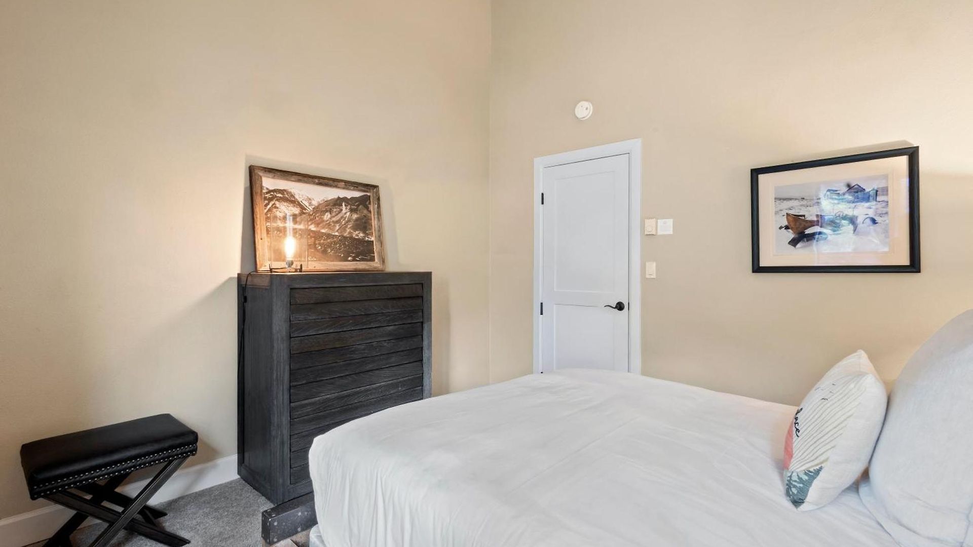 In Out In Town! Area Views, Fireplace, Hot Tub