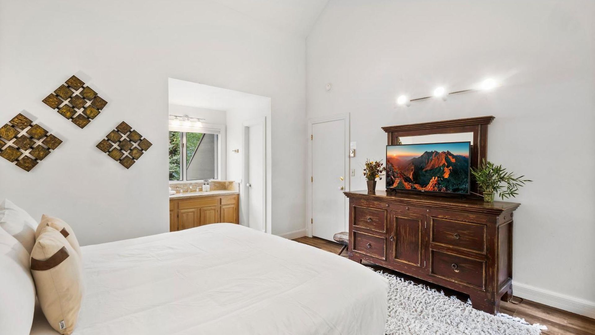 Apartment Cimarron 33 *