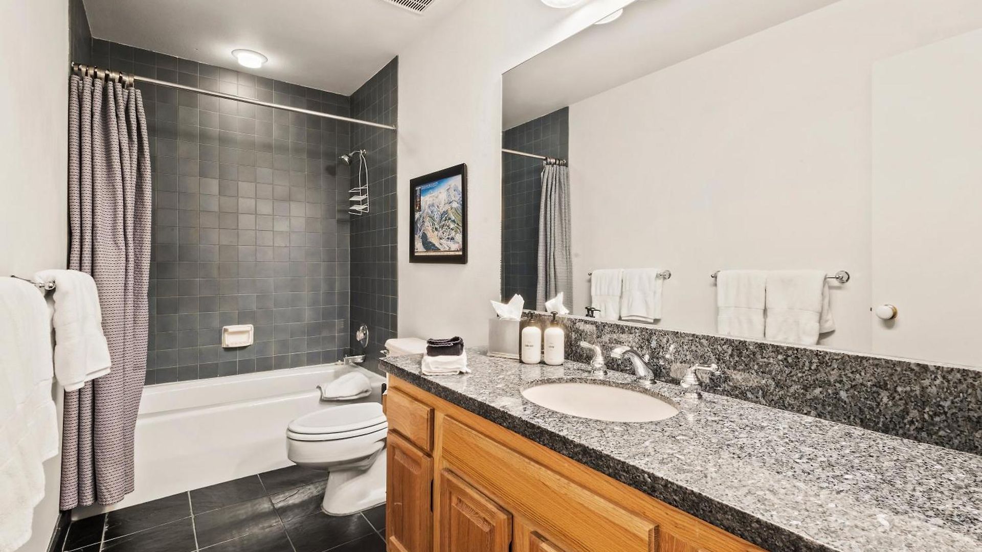 Apartment Cimarron 33 *