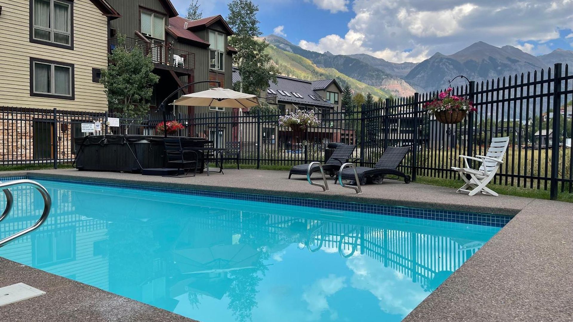 Etta Place Too - Hot Tub W View - Ski-in Ski-out Apartment Telluride
