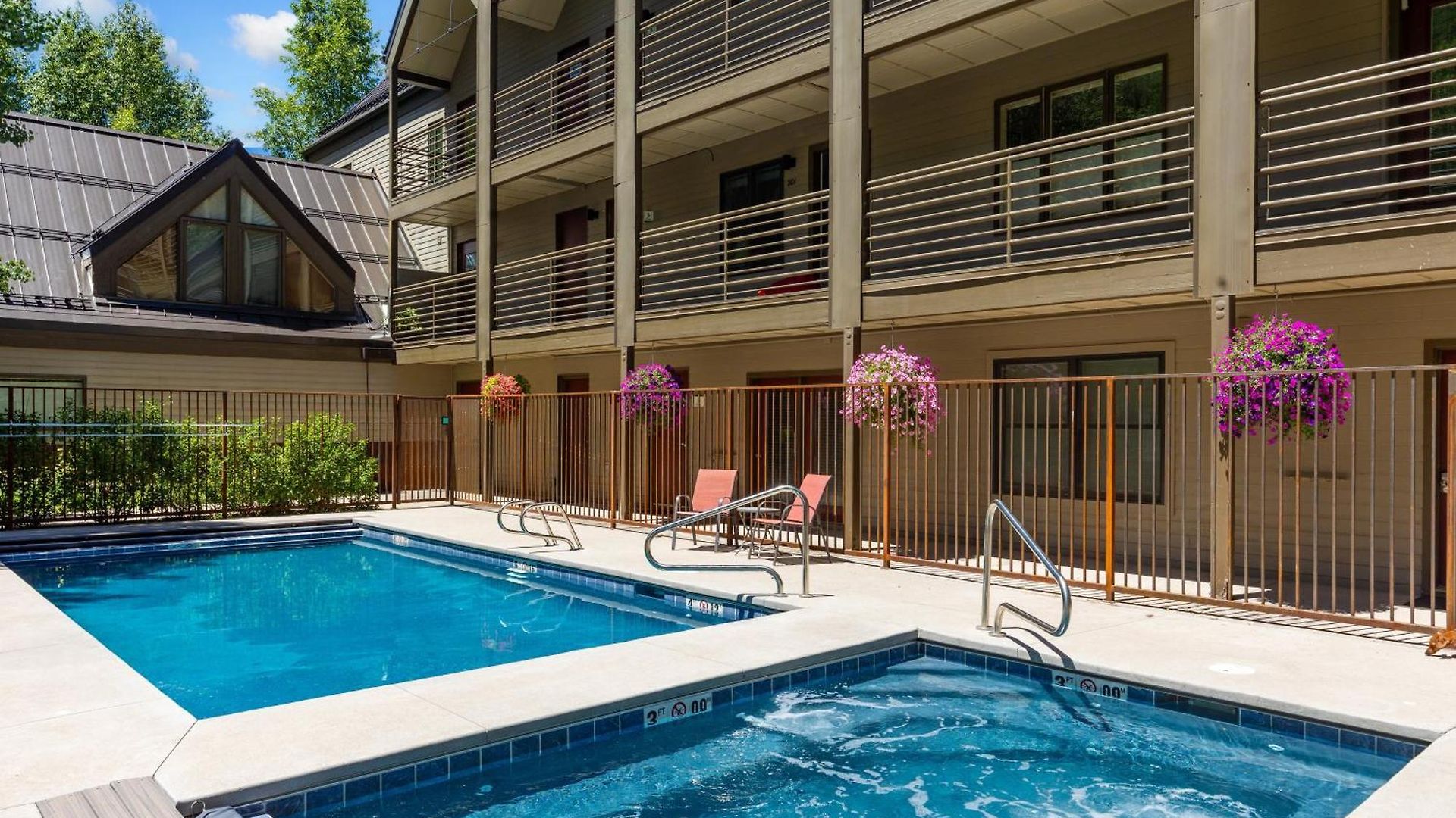 Cloud Nine, Walk To Gondola, Floor On River & Hot Tub Apartment Telluride