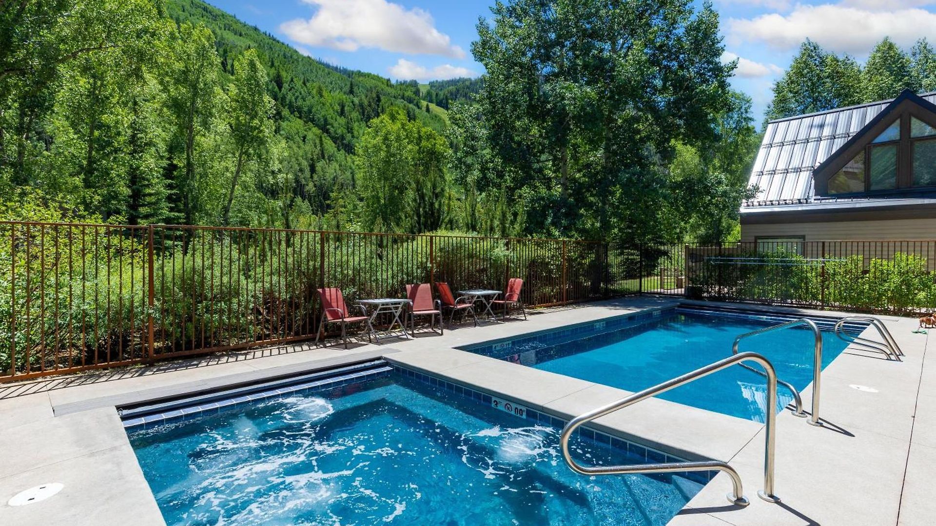 Huge Riverfront Deck, Walk Everywhere - Viking 100a