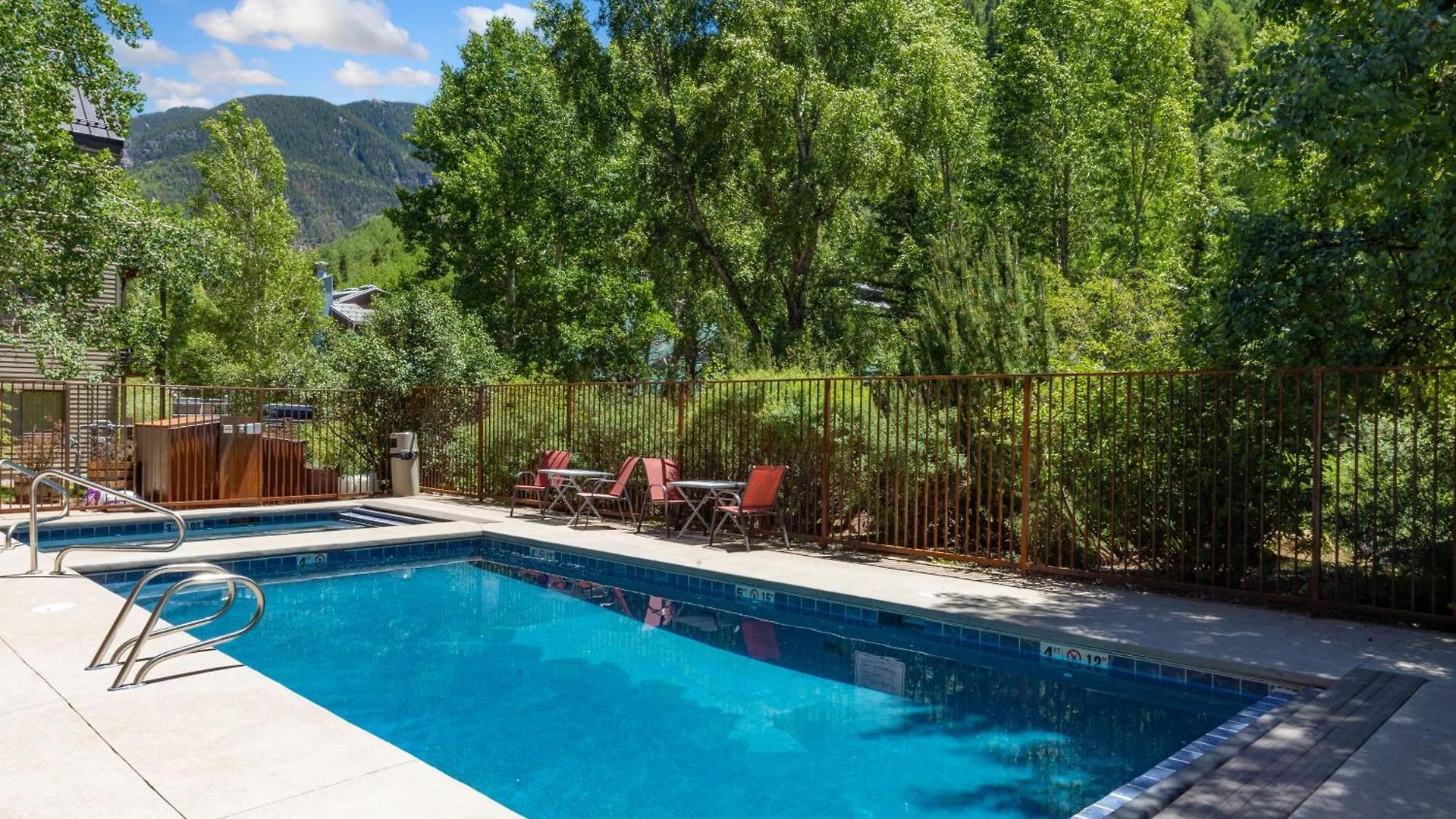 Apartment Huge Riverfront Deck, Walk Everywhere - Viking 100a
