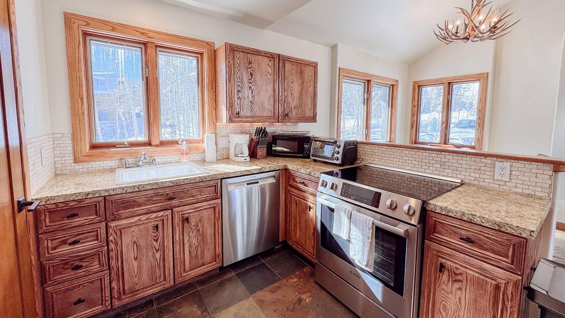 Benchmark Dr 101 ~ Holiday home