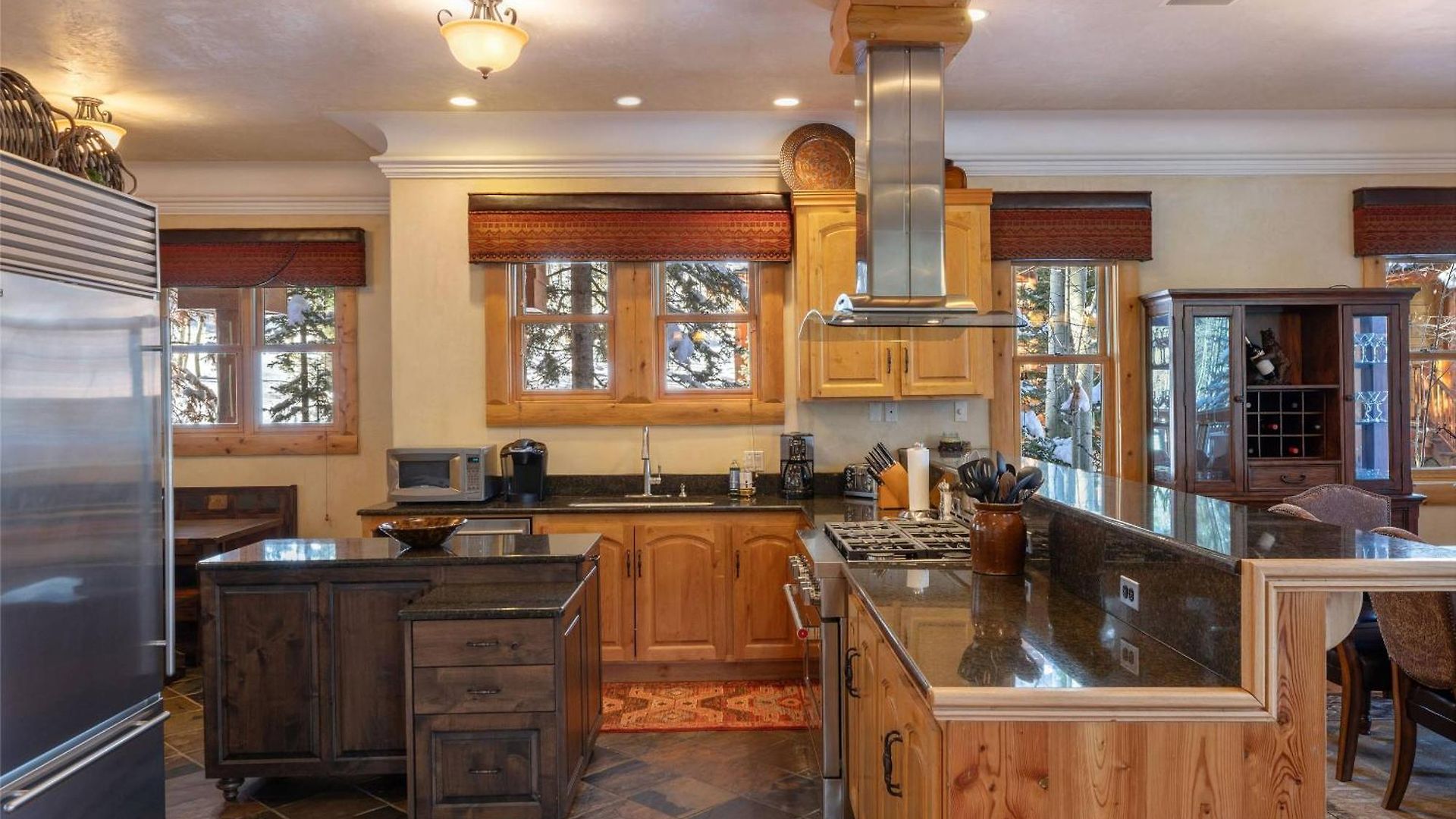 San Joaquin Rd 162 ~ Spruce Splendor Holiday home