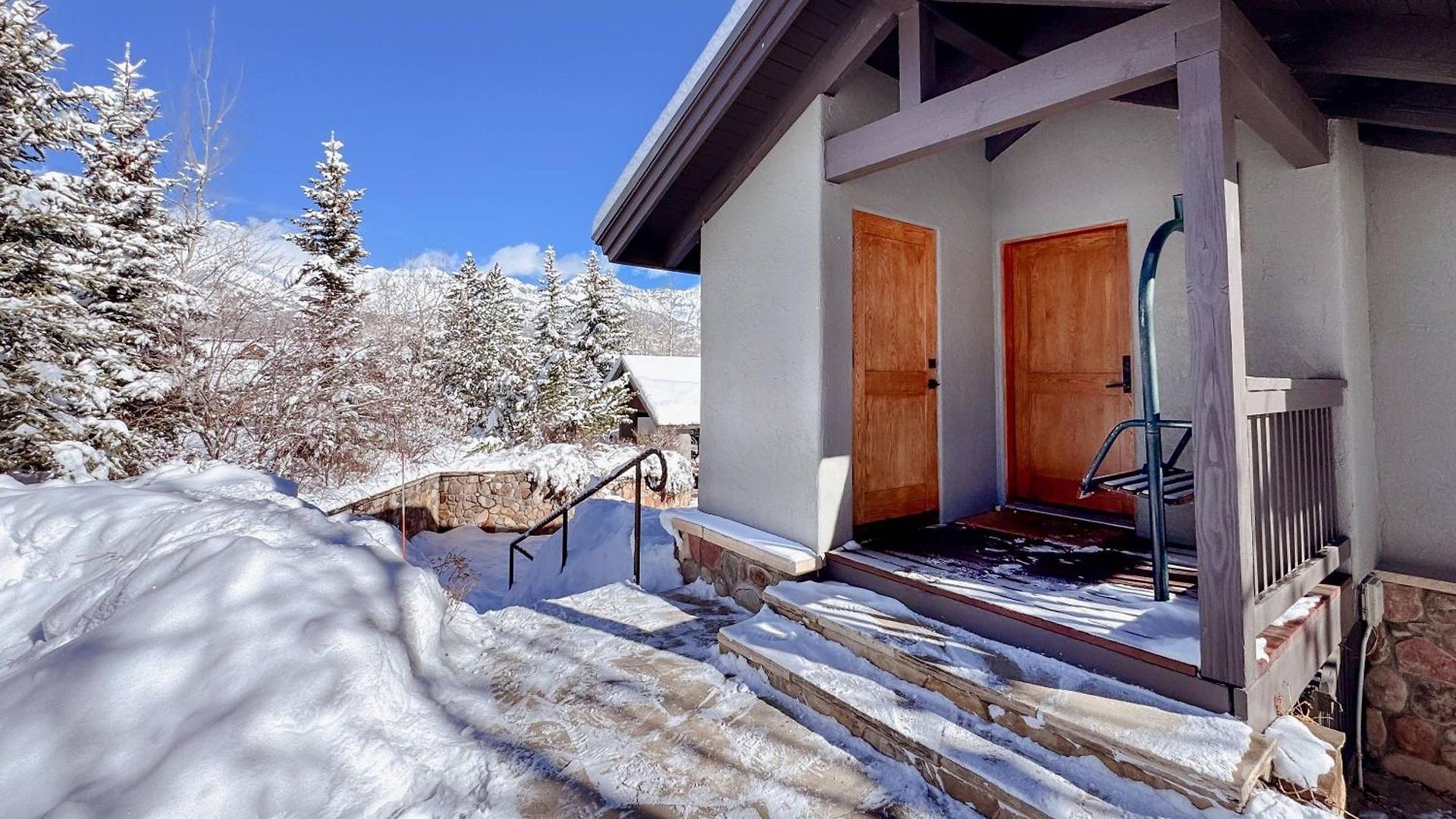 Benchmark Dr 101 ~ Holiday home