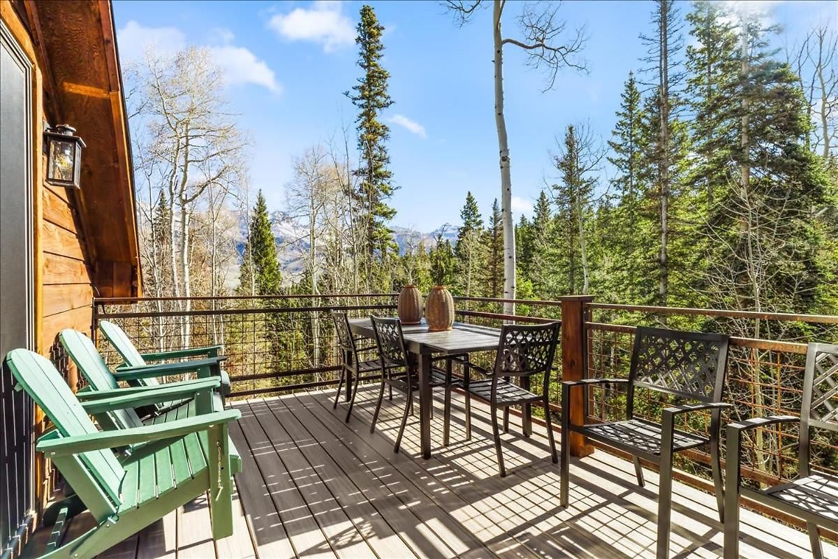 Retreat- Private Deck & Fireplaces Holiday home