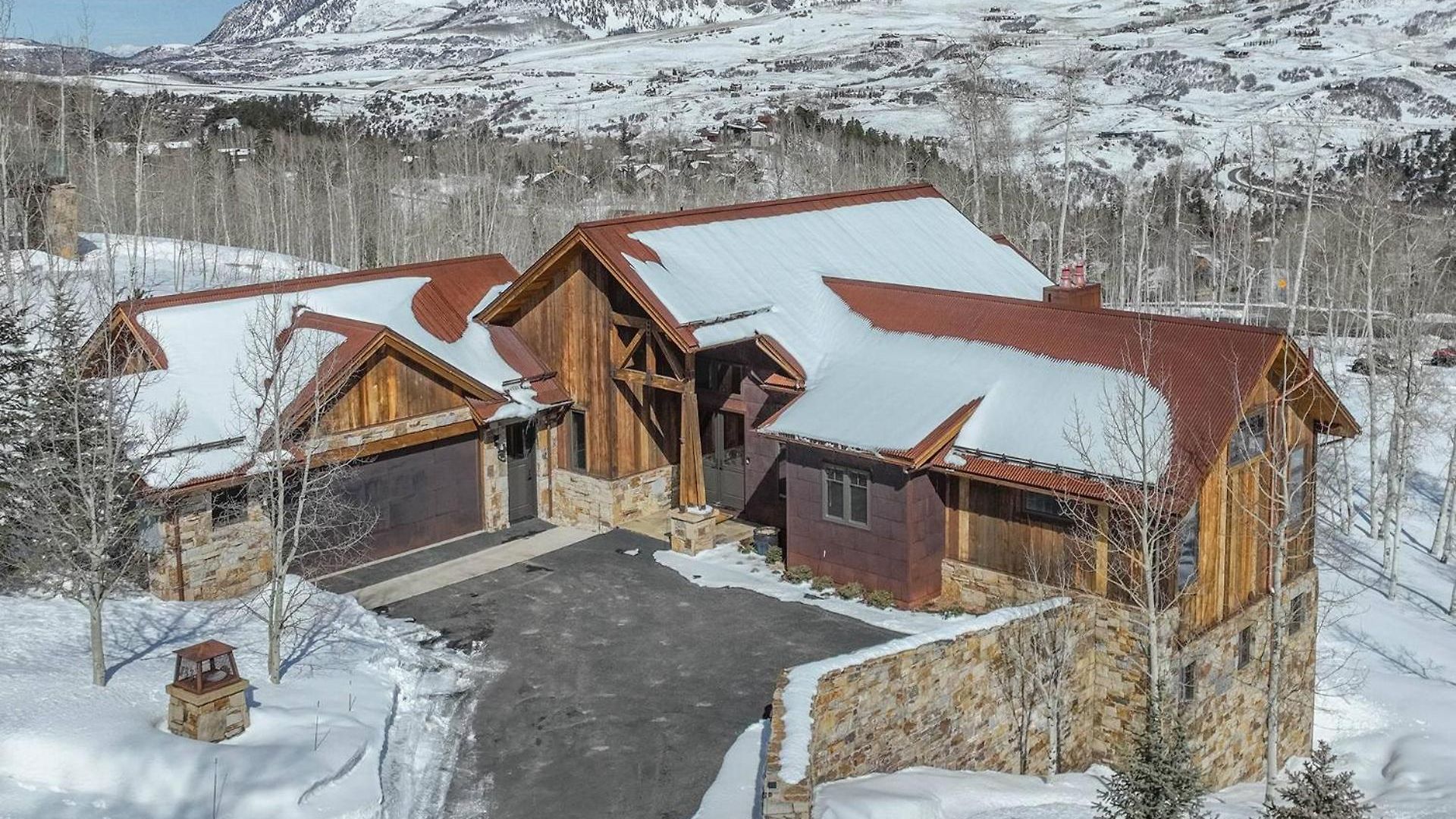 Aj Drive 133 ~ Alpenglow Holiday home