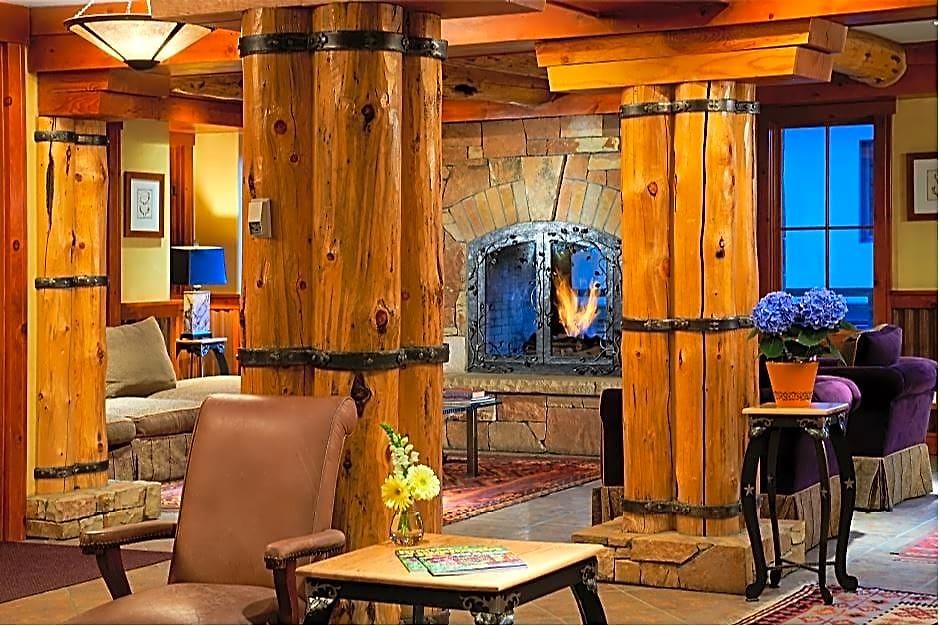 Hotel At Lost Creek