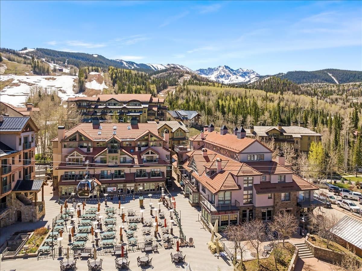Mountain Village Gem Ski-in-out Steam Shower