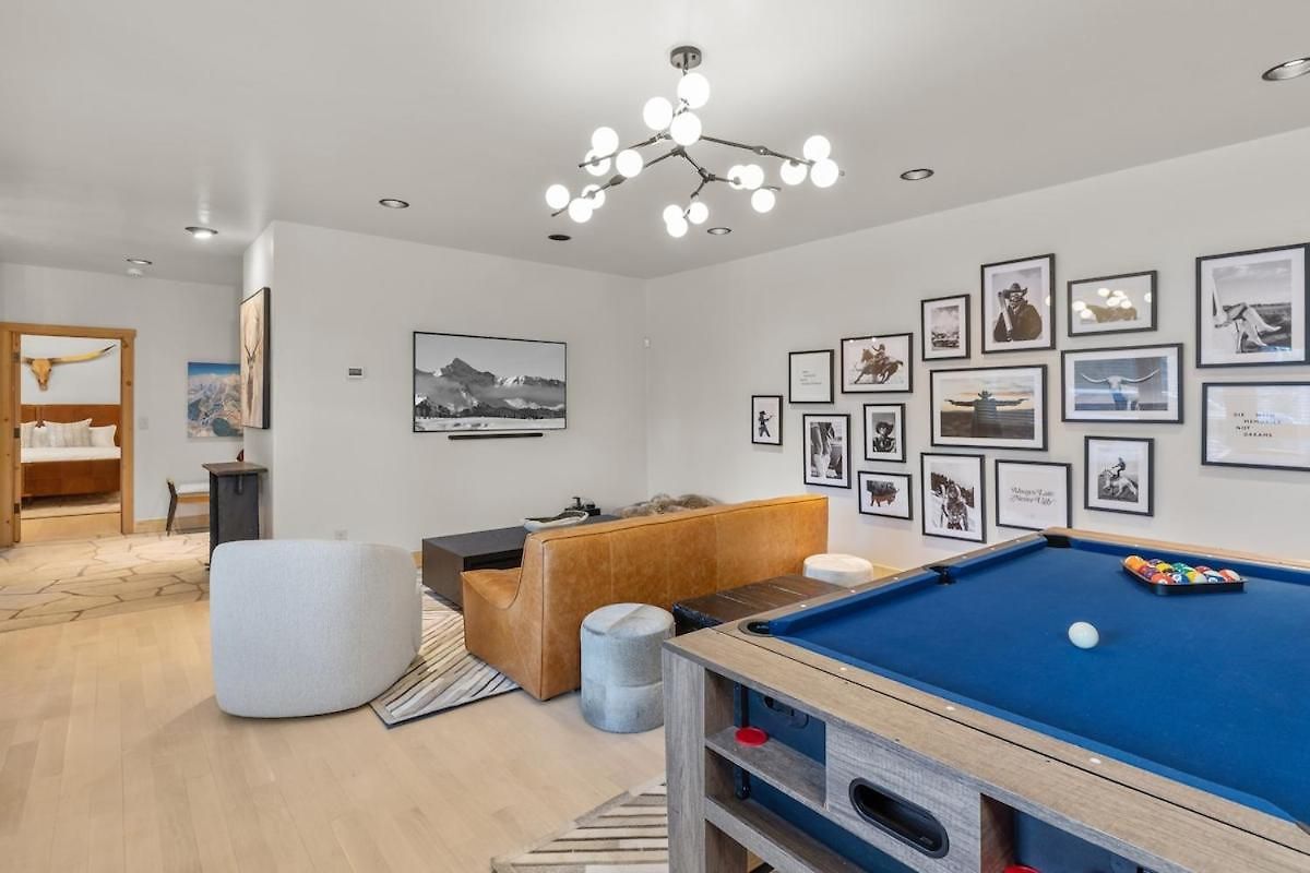 Renovated In 2026 Mountain Village Luxury Retreat Holiday home