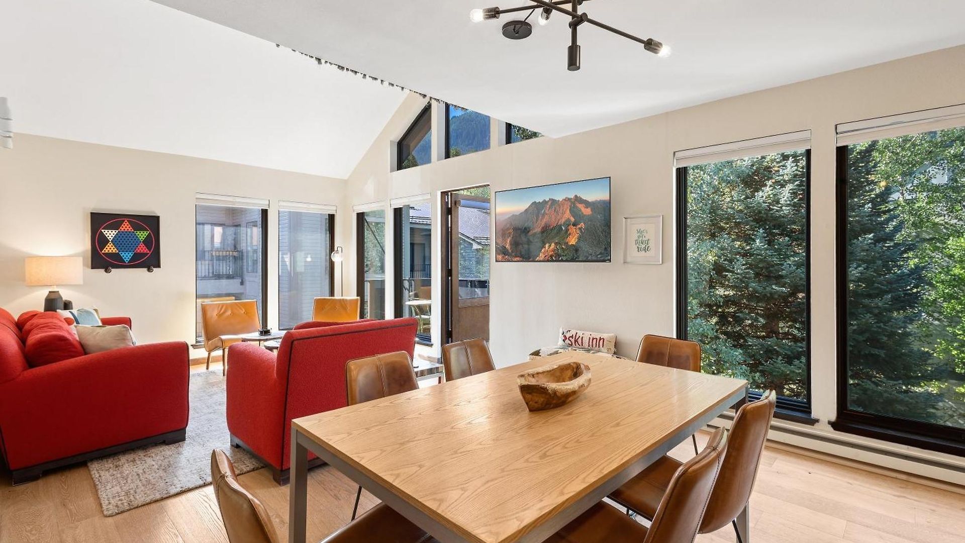 Big & Bright Hidden Gem With Garage, Hot Tub, Lux Kitchen * Telluride