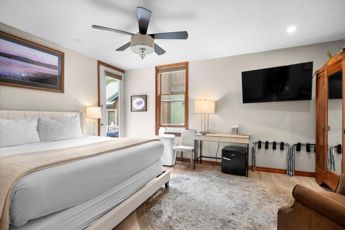 Wildwood Canyon Inn-cornet Creek Holiday home *