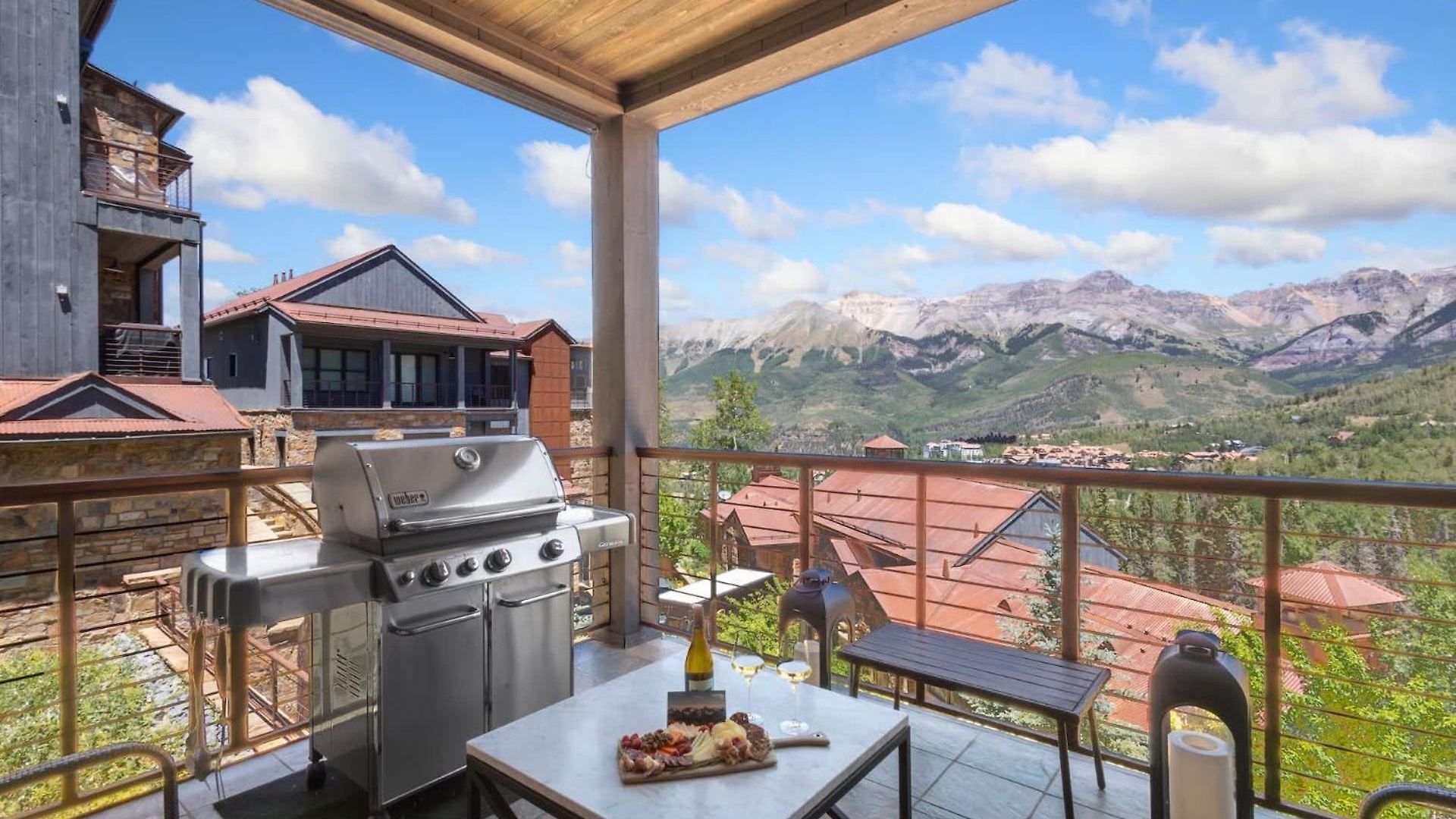 Mountain Village Escape - Views Steam Shower Holiday home *