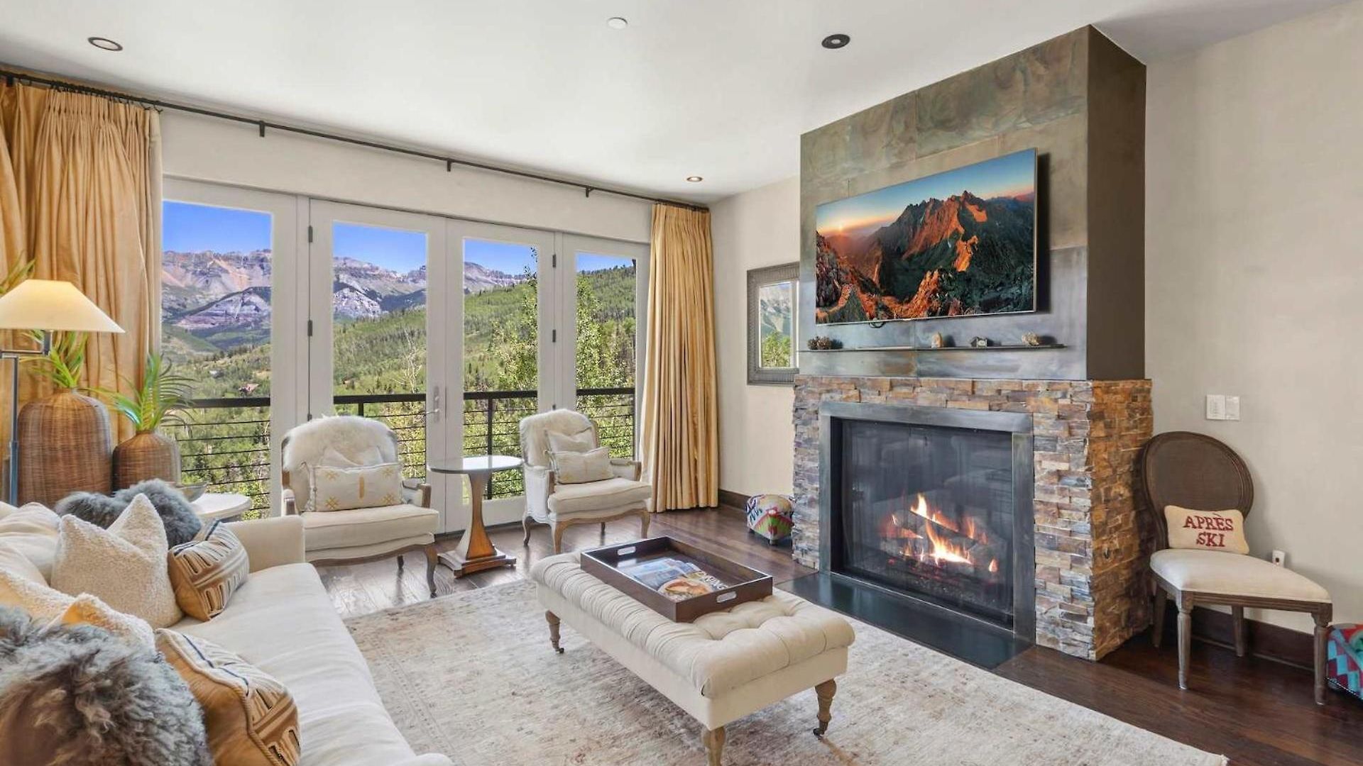 Mountain Village Escape - Views Steam Shower Holiday home *