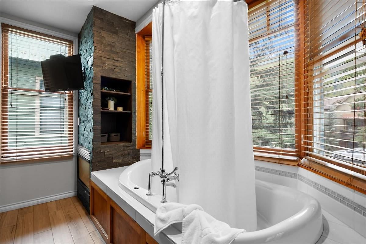 Wildwood Canyon Silver Meadows *
