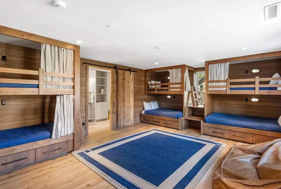 Luxe Oasis - Hot Tub & Deck & Views *