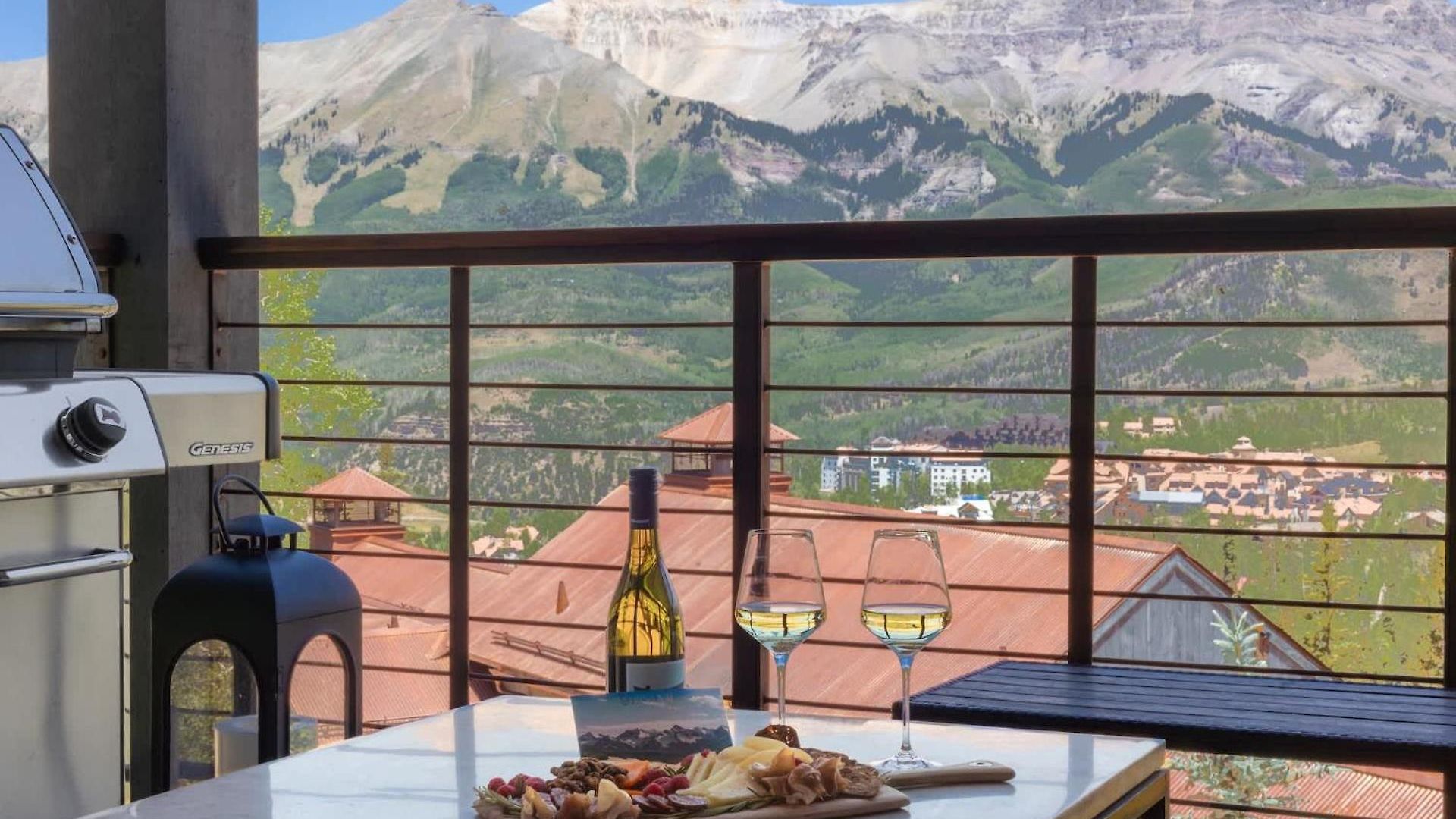 Mountain Village Escape - Views Steam Shower Holiday home